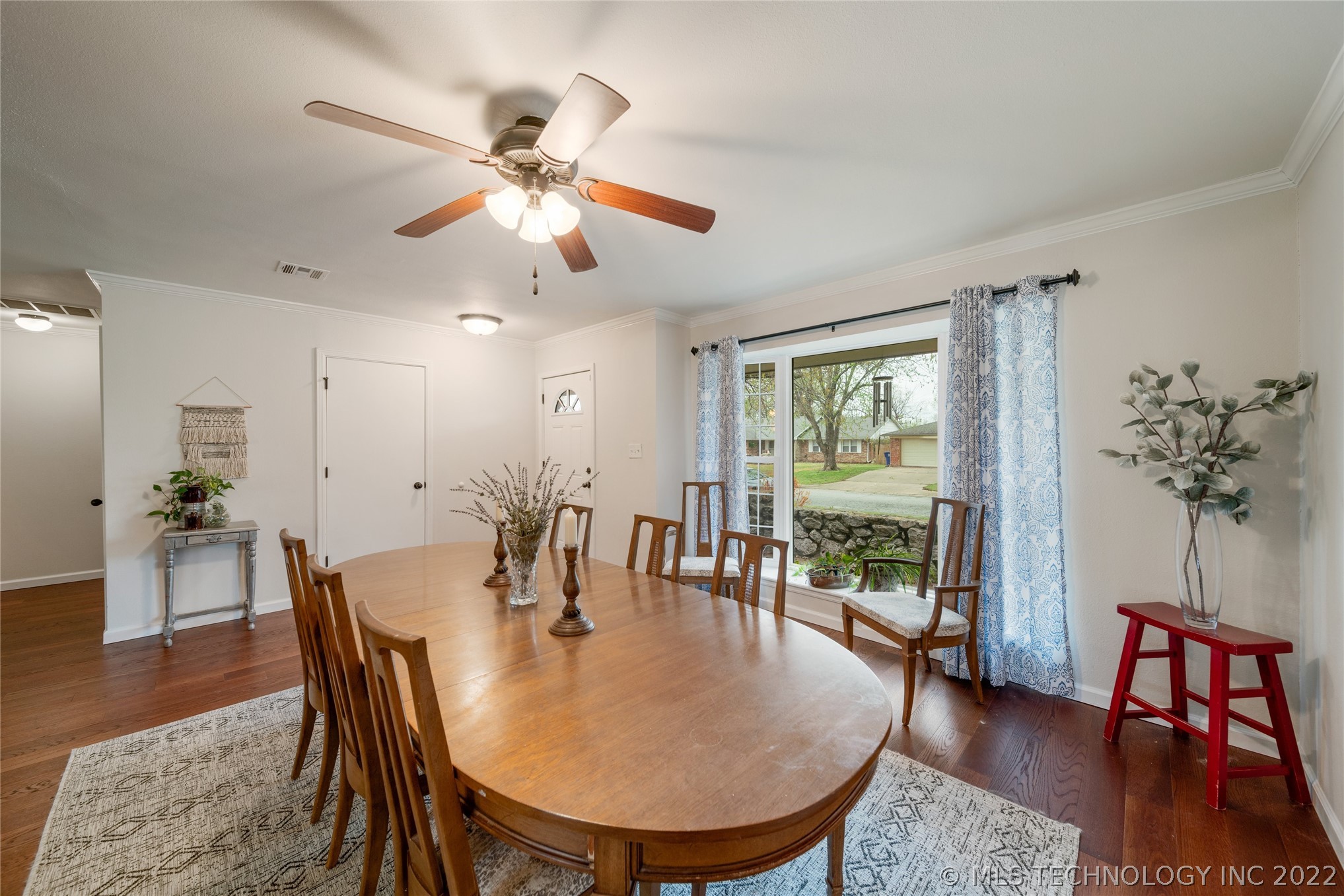 2305 S Juniper Avenue