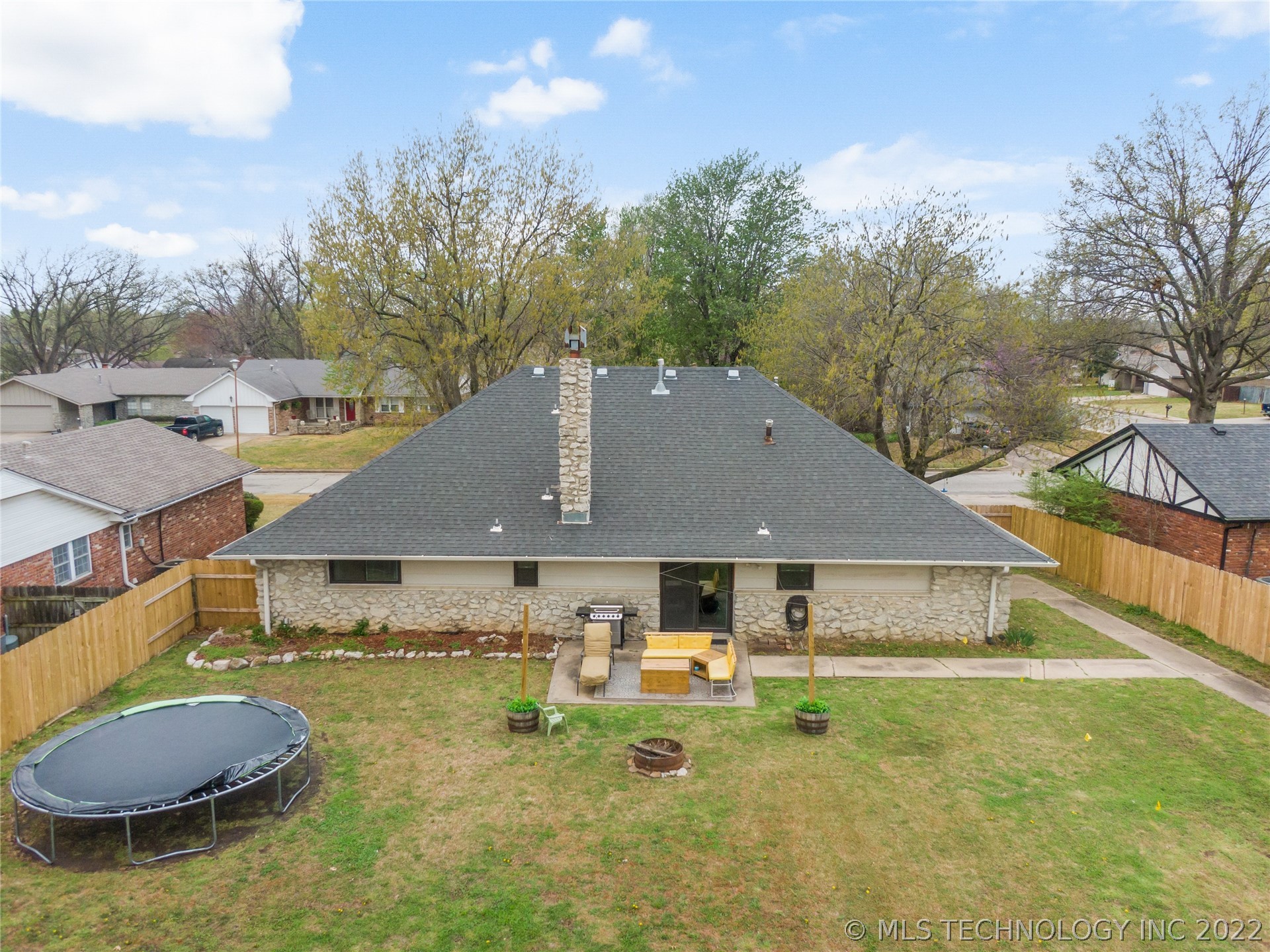 2305 S Juniper Avenue