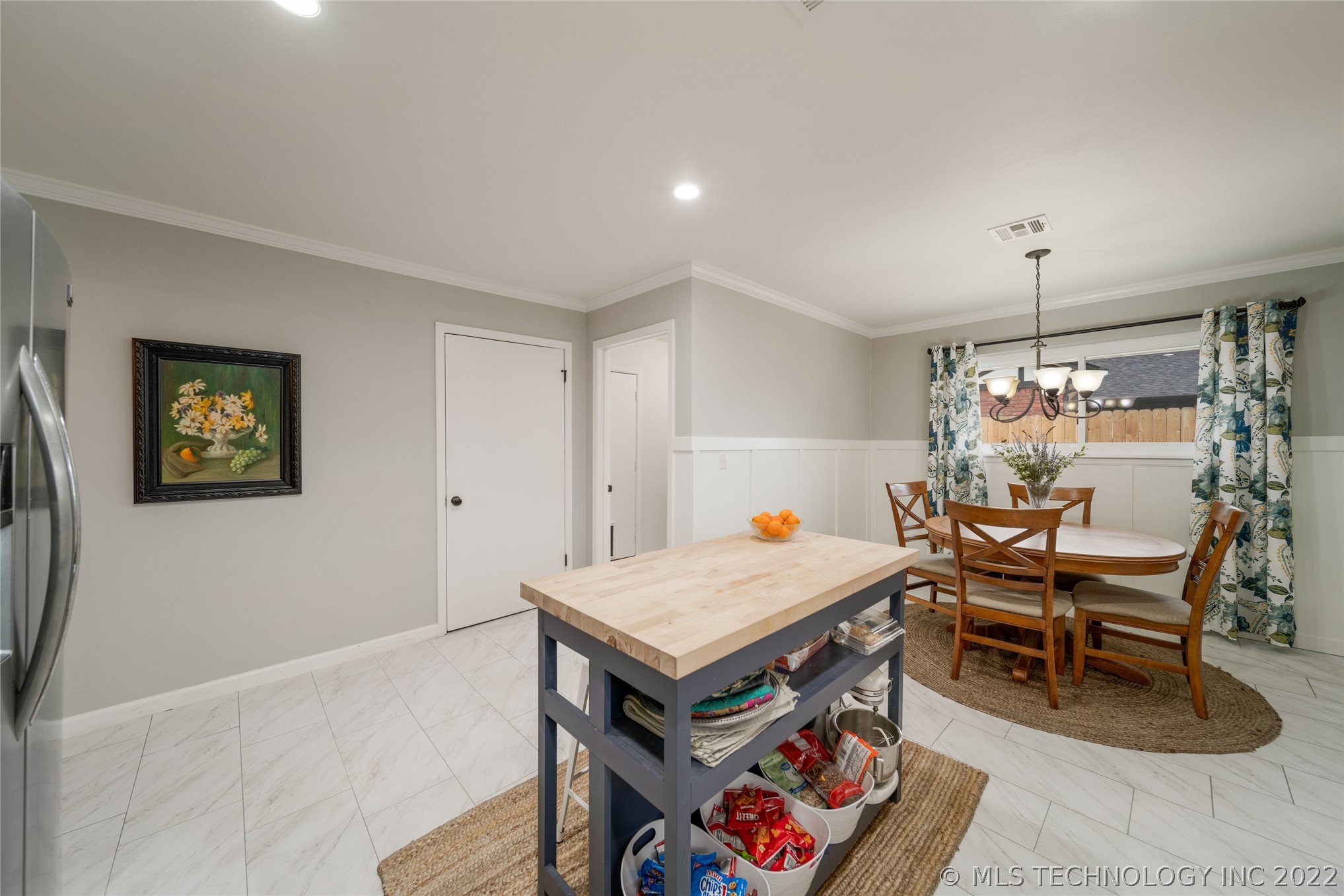 2305 S Juniper Avenue