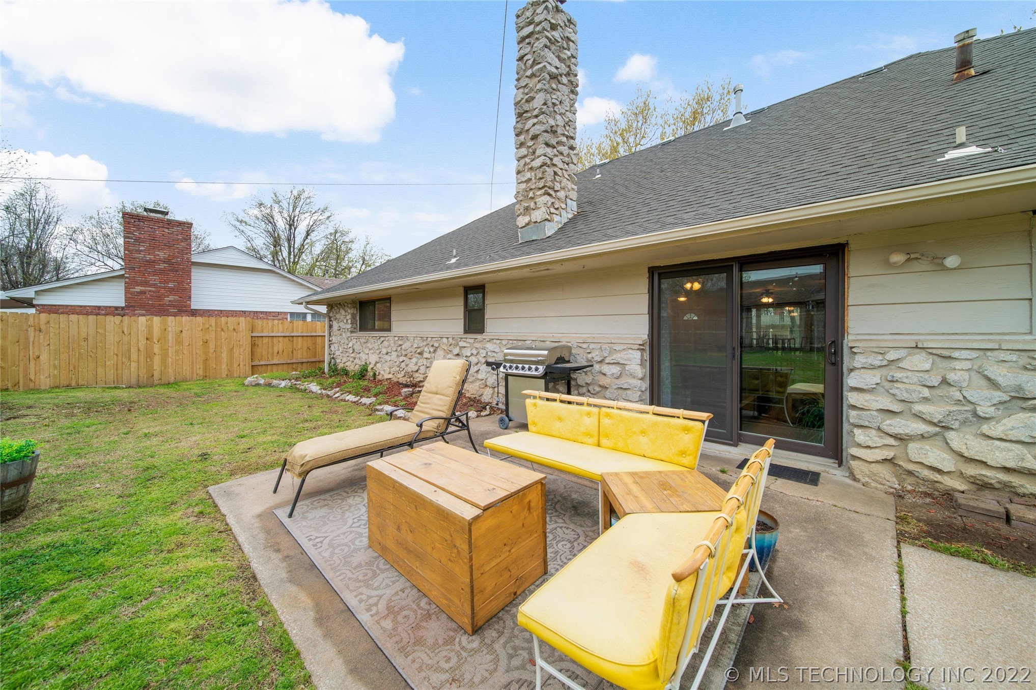 2305 S Juniper Avenue