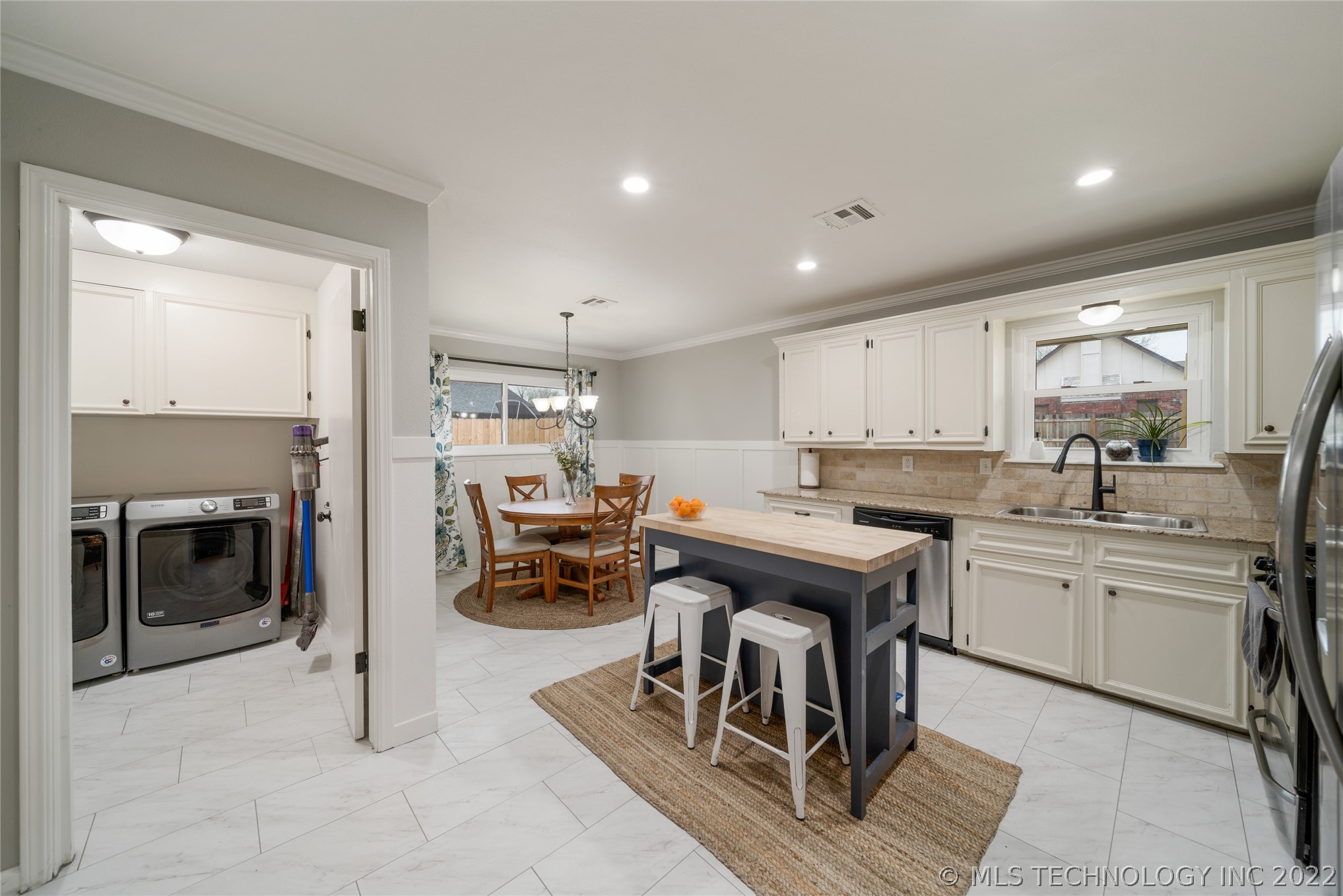 2305 S Juniper Avenue