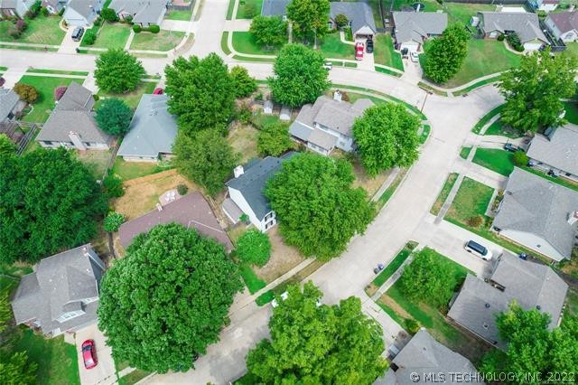 5304 S Hickory Avenue