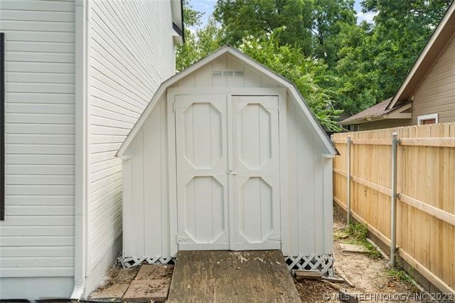 5304 S Hickory Avenue