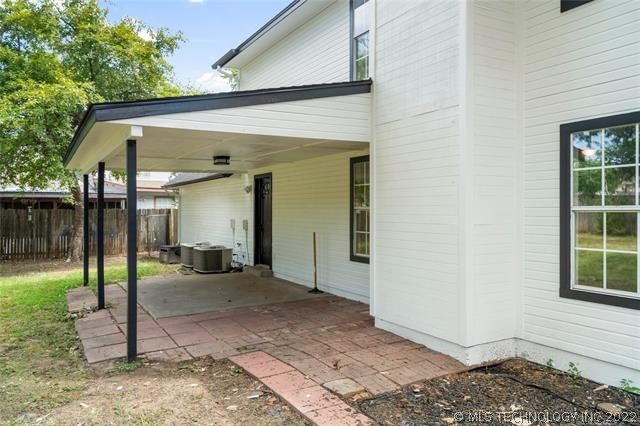 5304 S Hickory Avenue