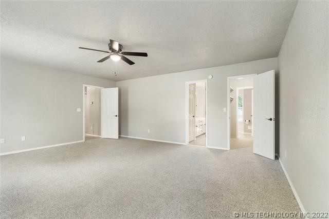 5304 S Hickory Avenue