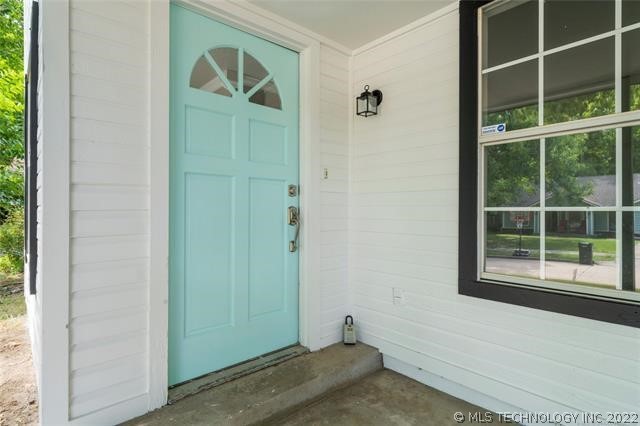 5304 S Hickory Avenue