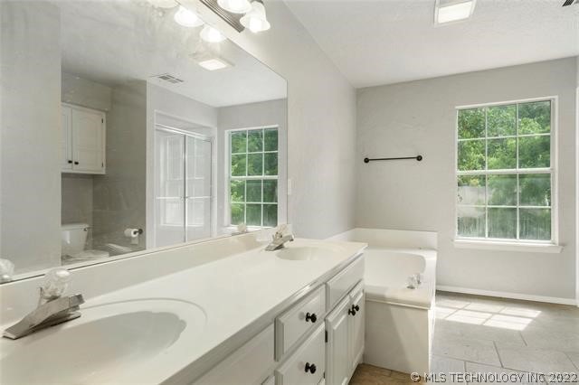 5304 S Hickory Avenue