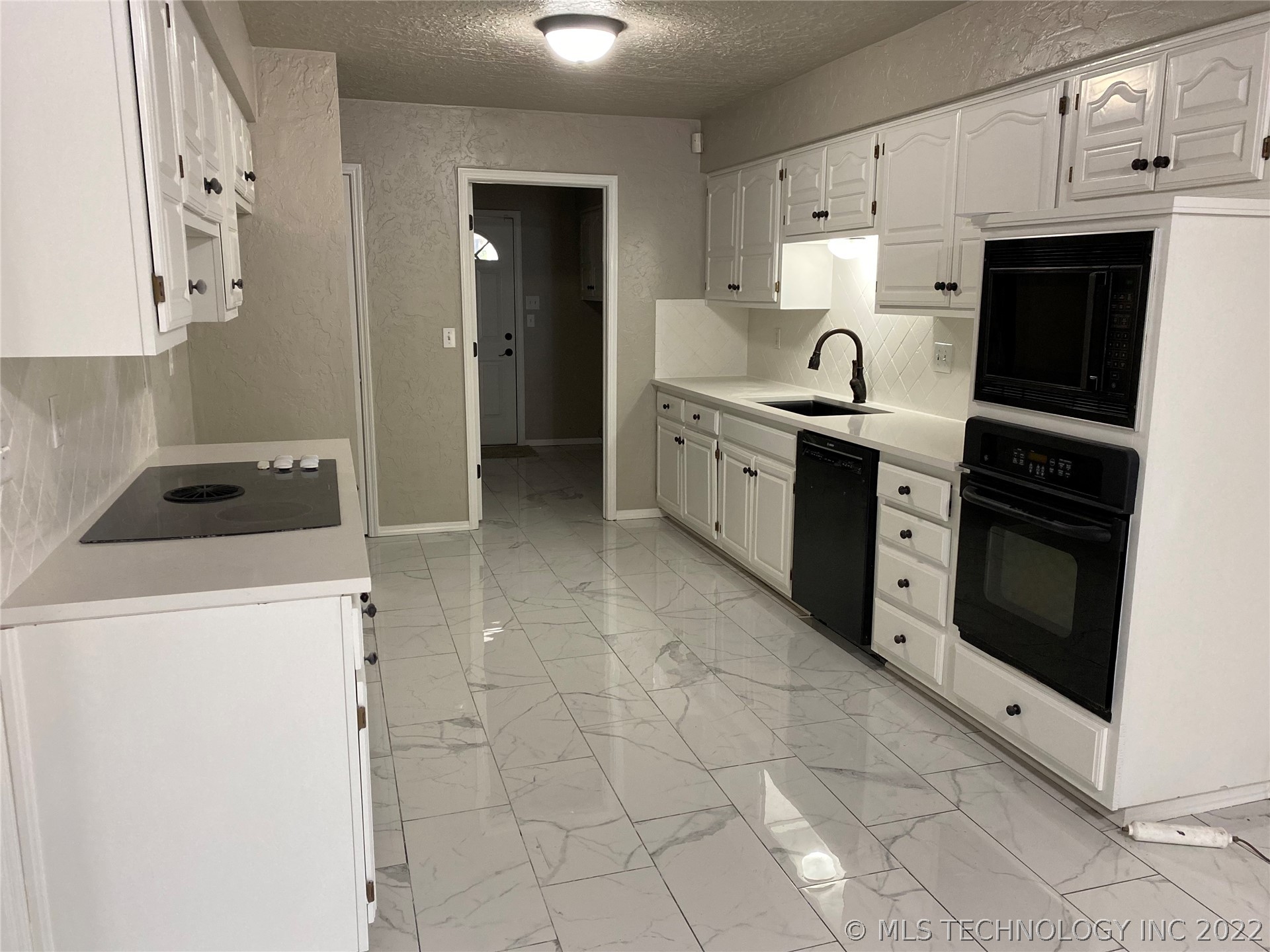 5304 S Hickory Avenue