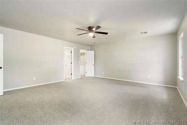 5304 S Hickory Avenue