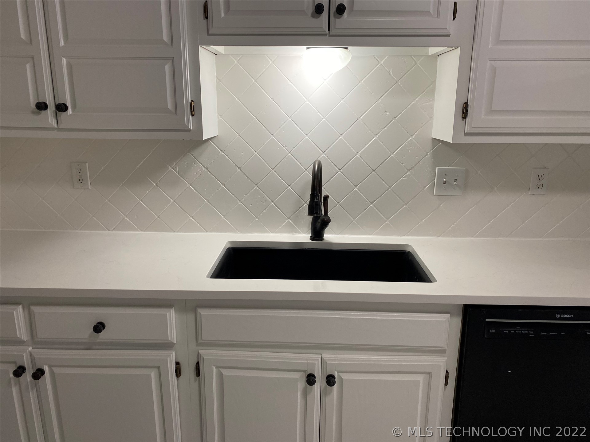 5304 S Hickory Avenue