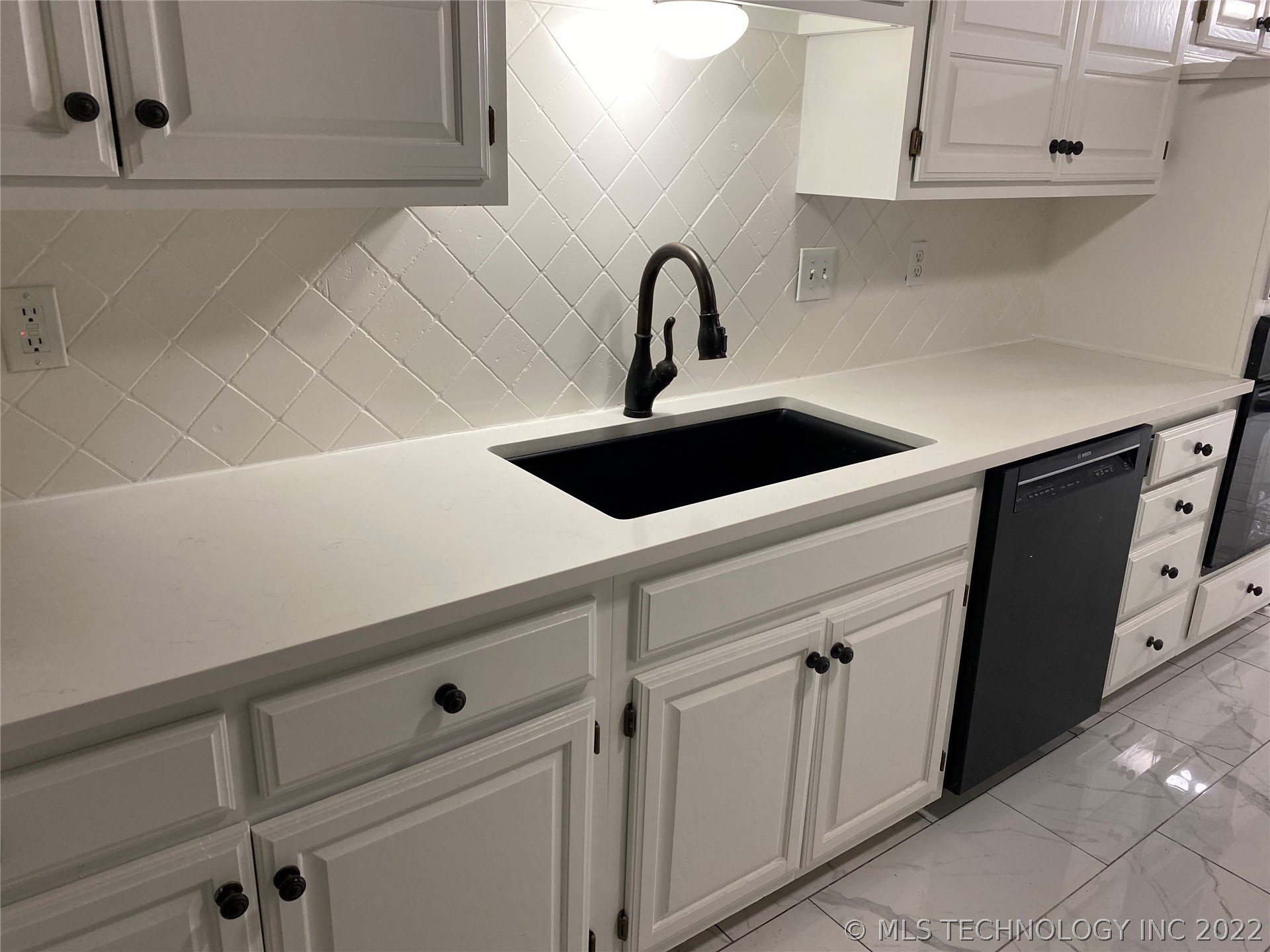 5304 S Hickory Avenue