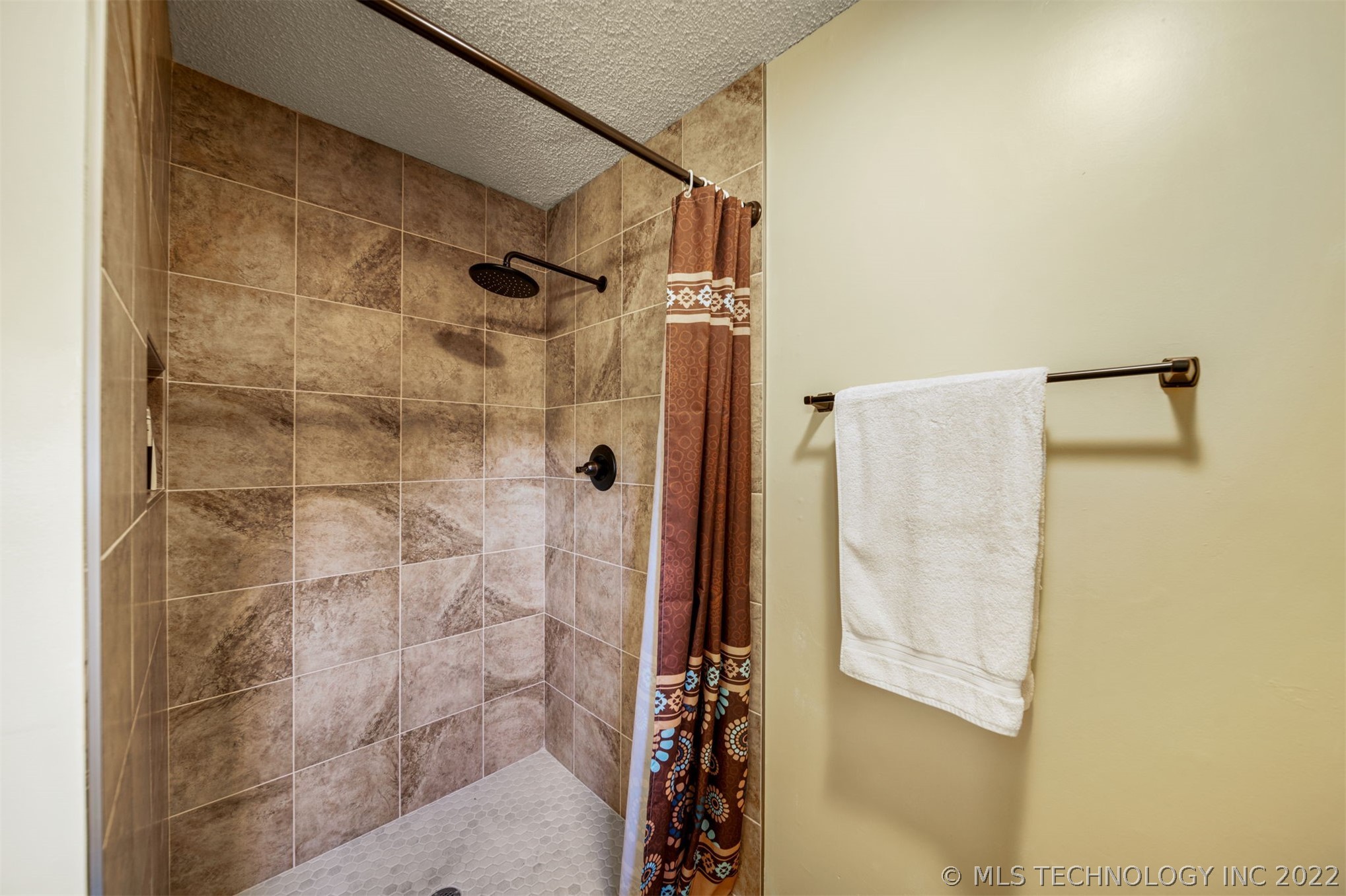 9965 E Clover Creek Drive