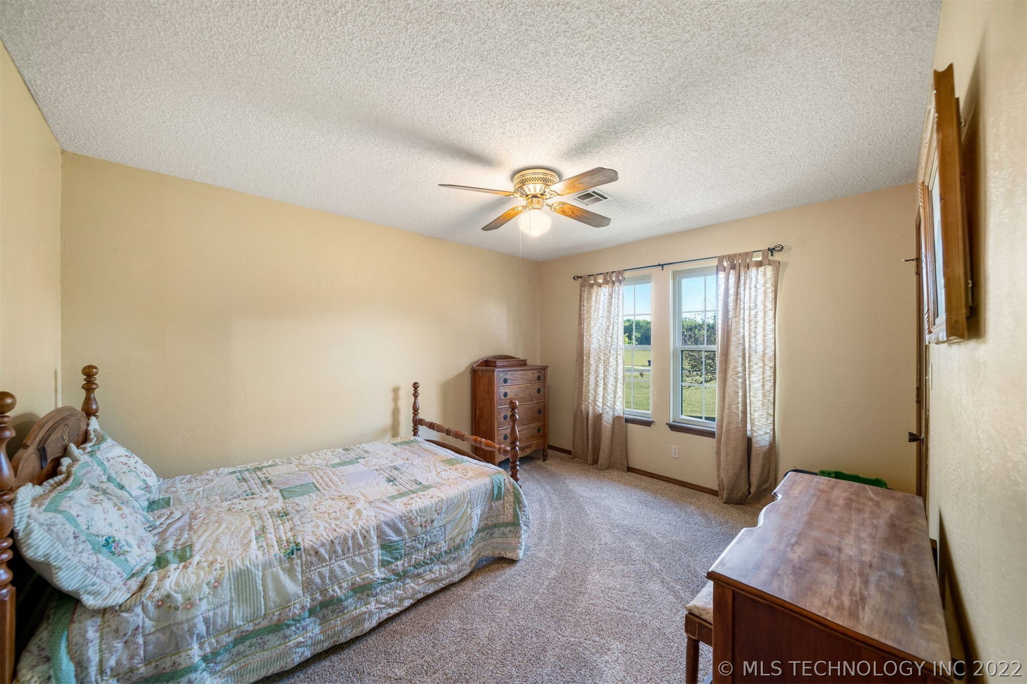 9965 E Clover Creek Drive