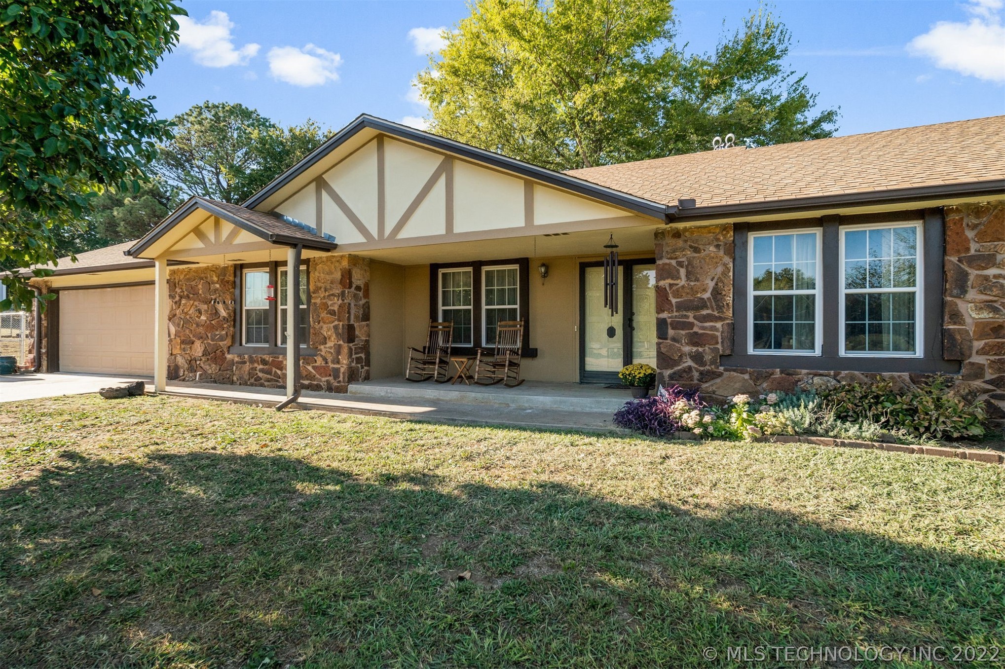 9965 E Clover Creek Drive