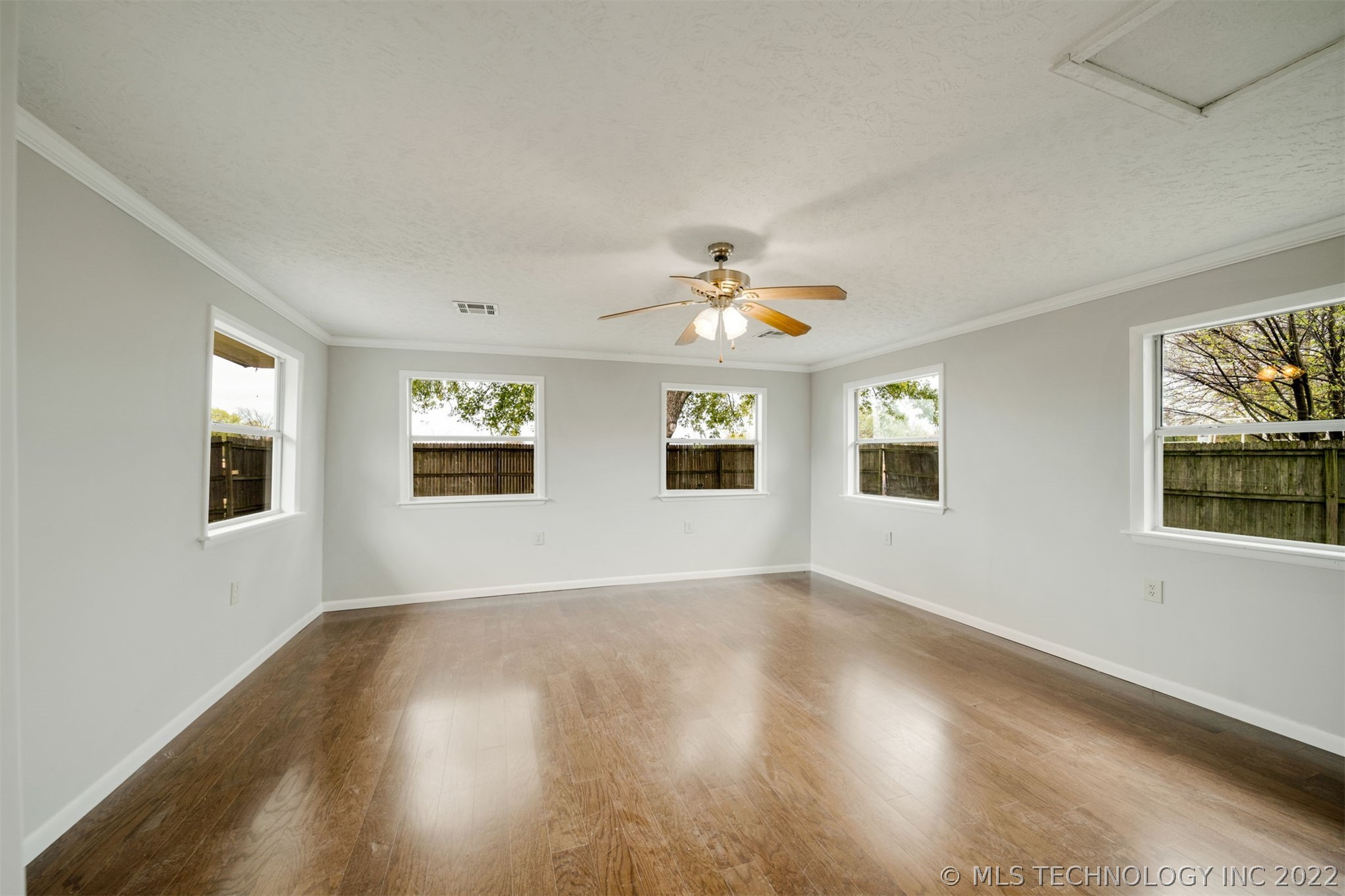 413 N Oklahoma Street