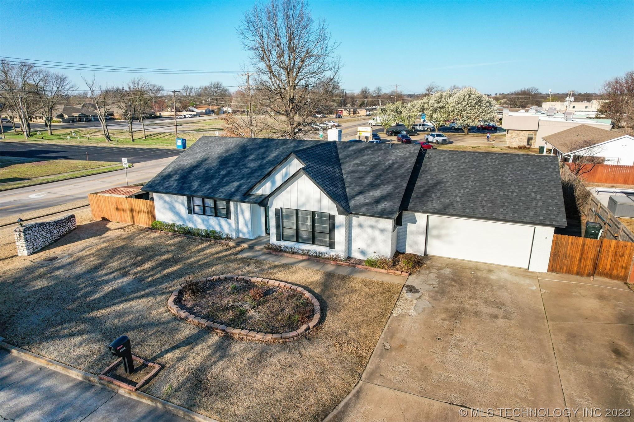 1401 N Choctaw Place