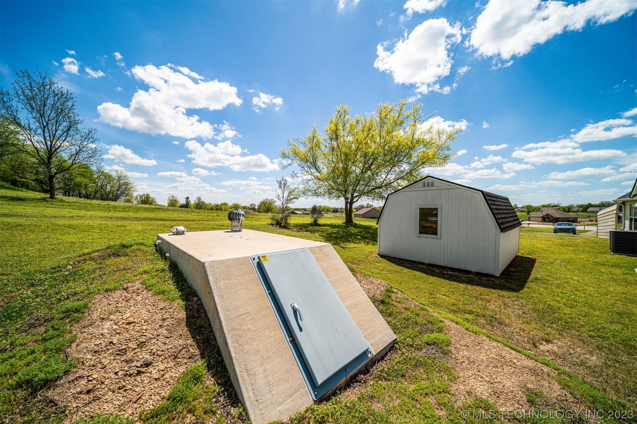 25027 Singletree Lane W