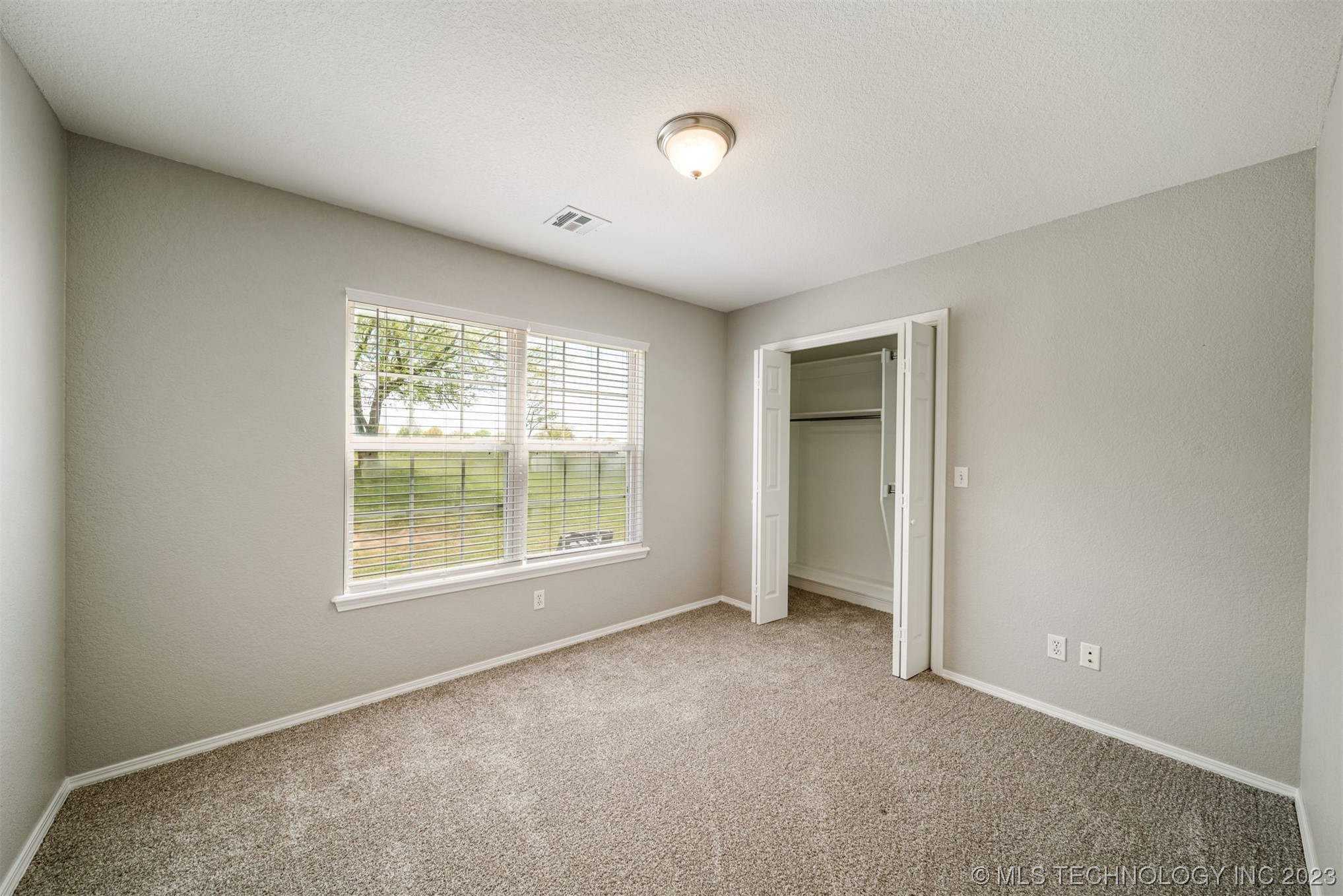 25027 Singletree Lane W