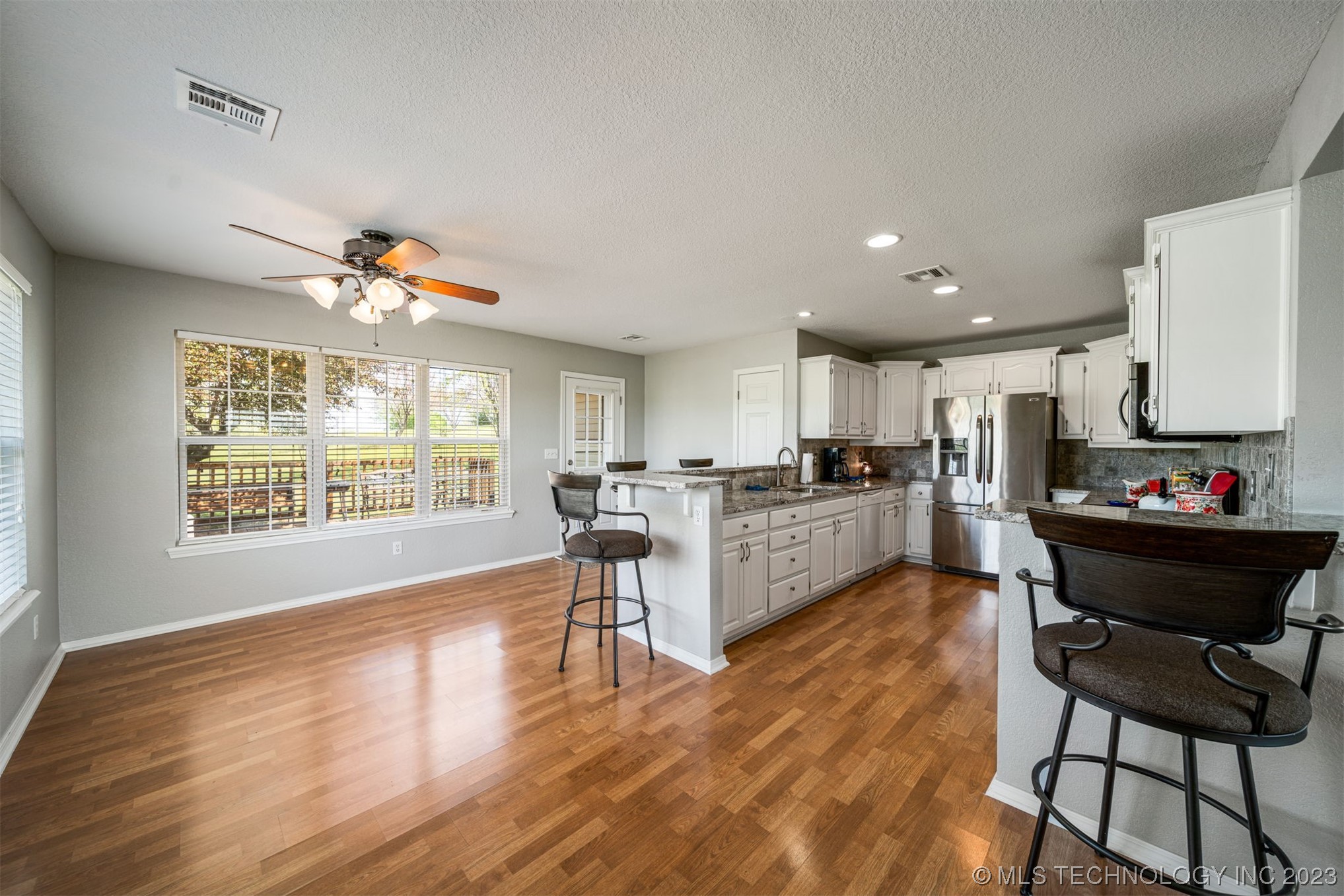 25027 Singletree Lane W