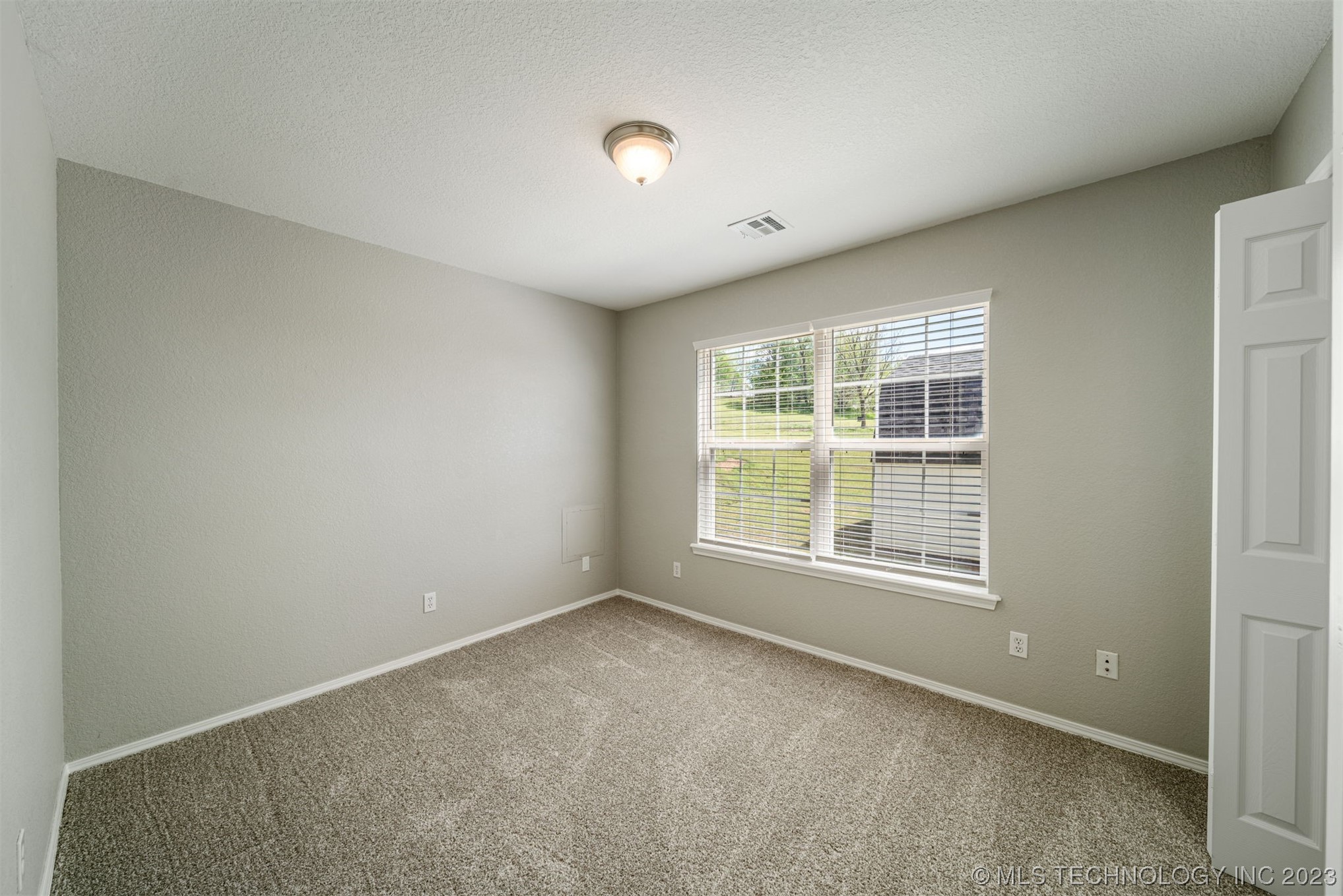 25027 Singletree Lane W