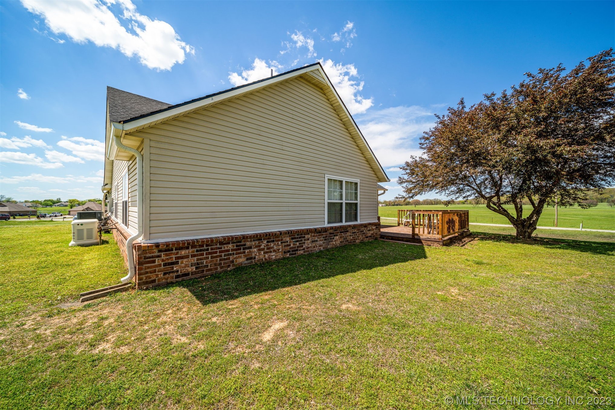 25027 Singletree Lane W