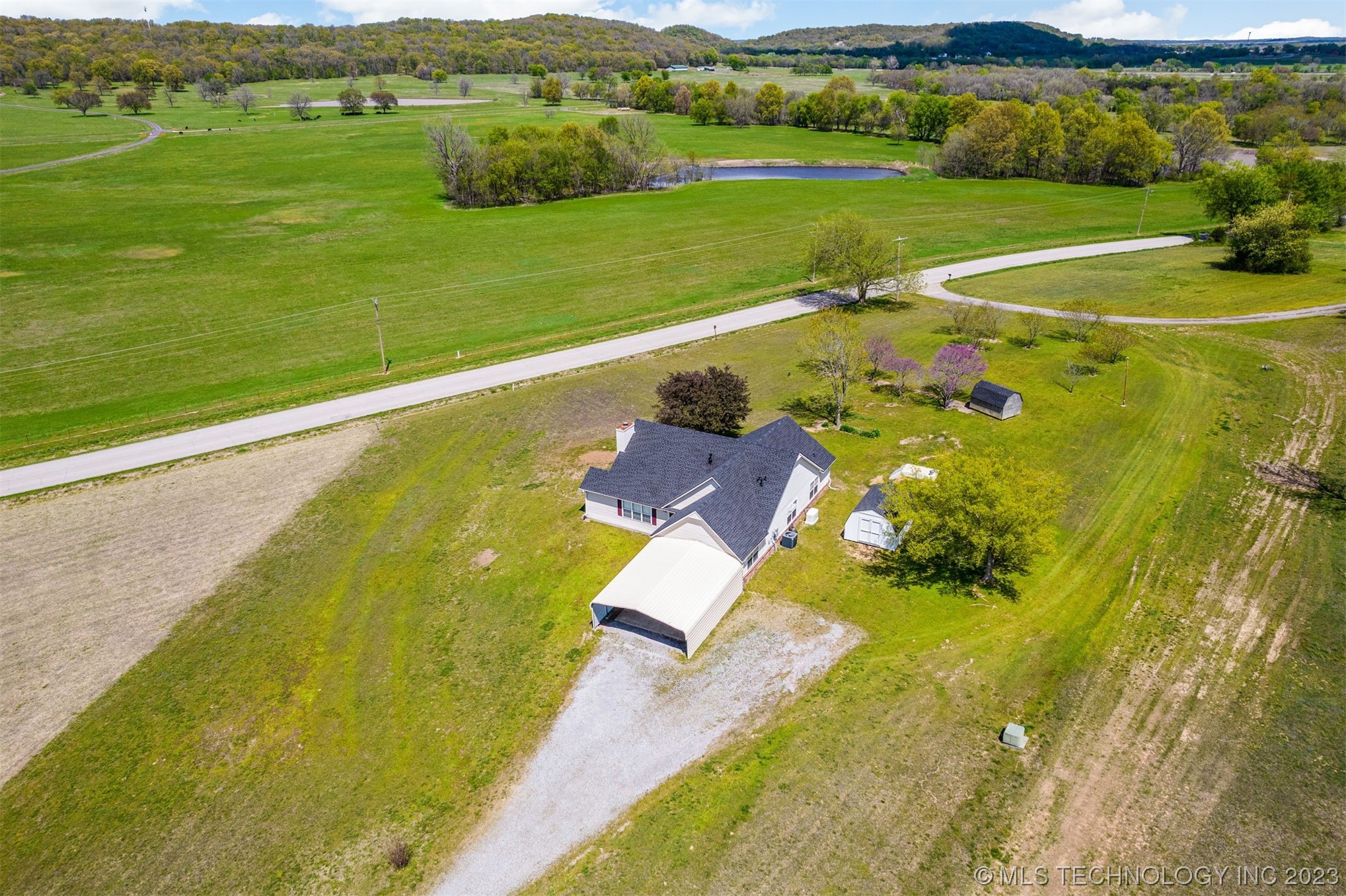 25027 Singletree Lane W