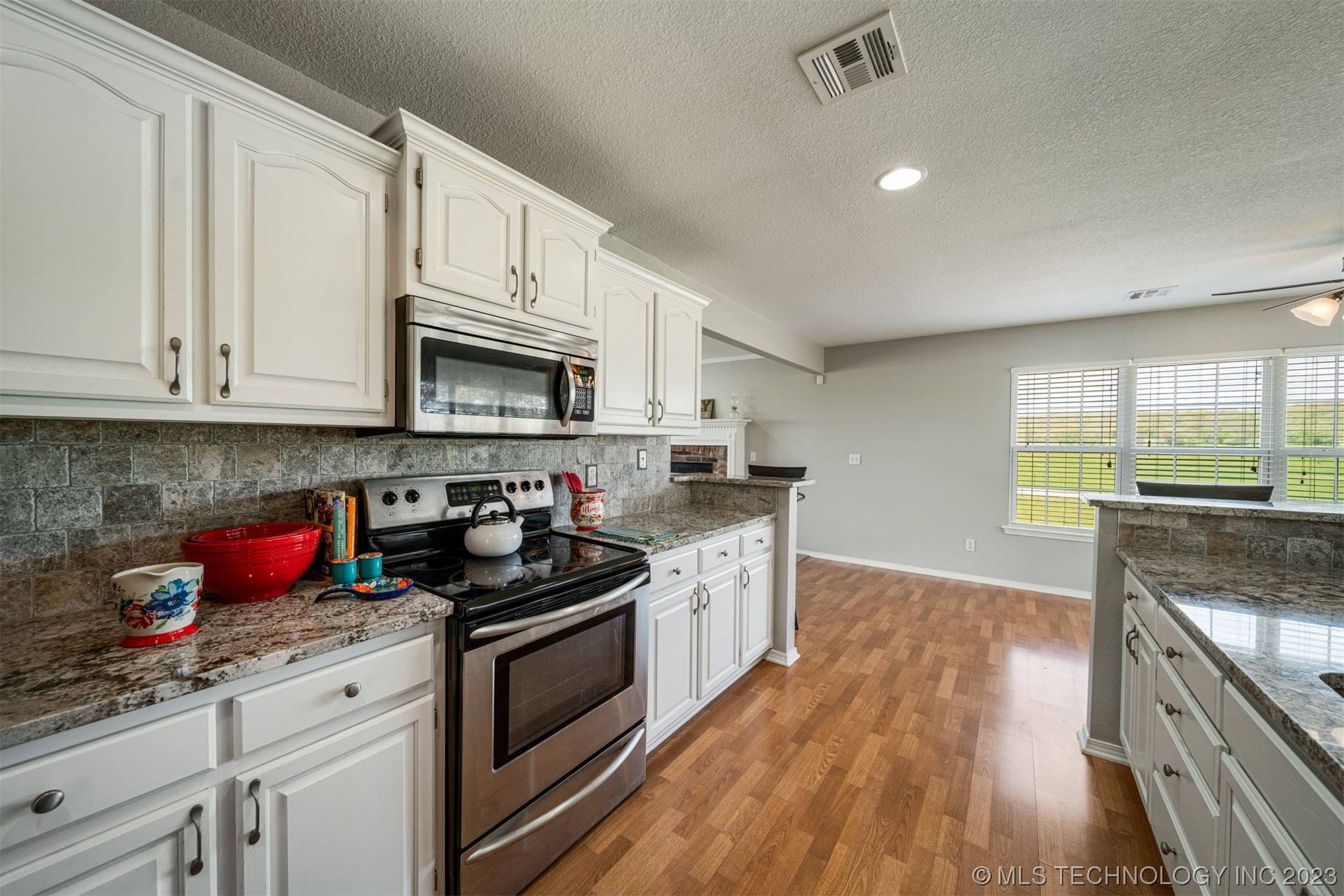 25027 Singletree Lane W