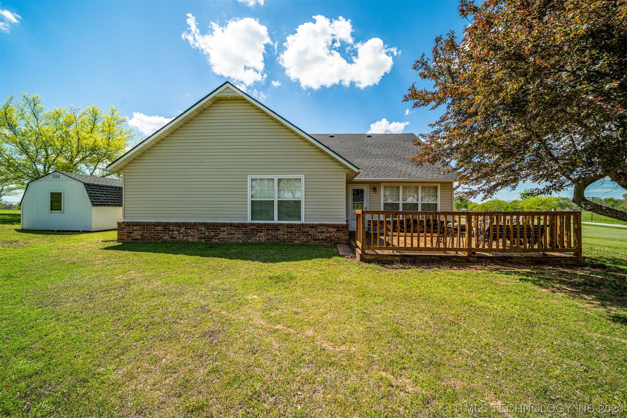 25027 Singletree Lane W