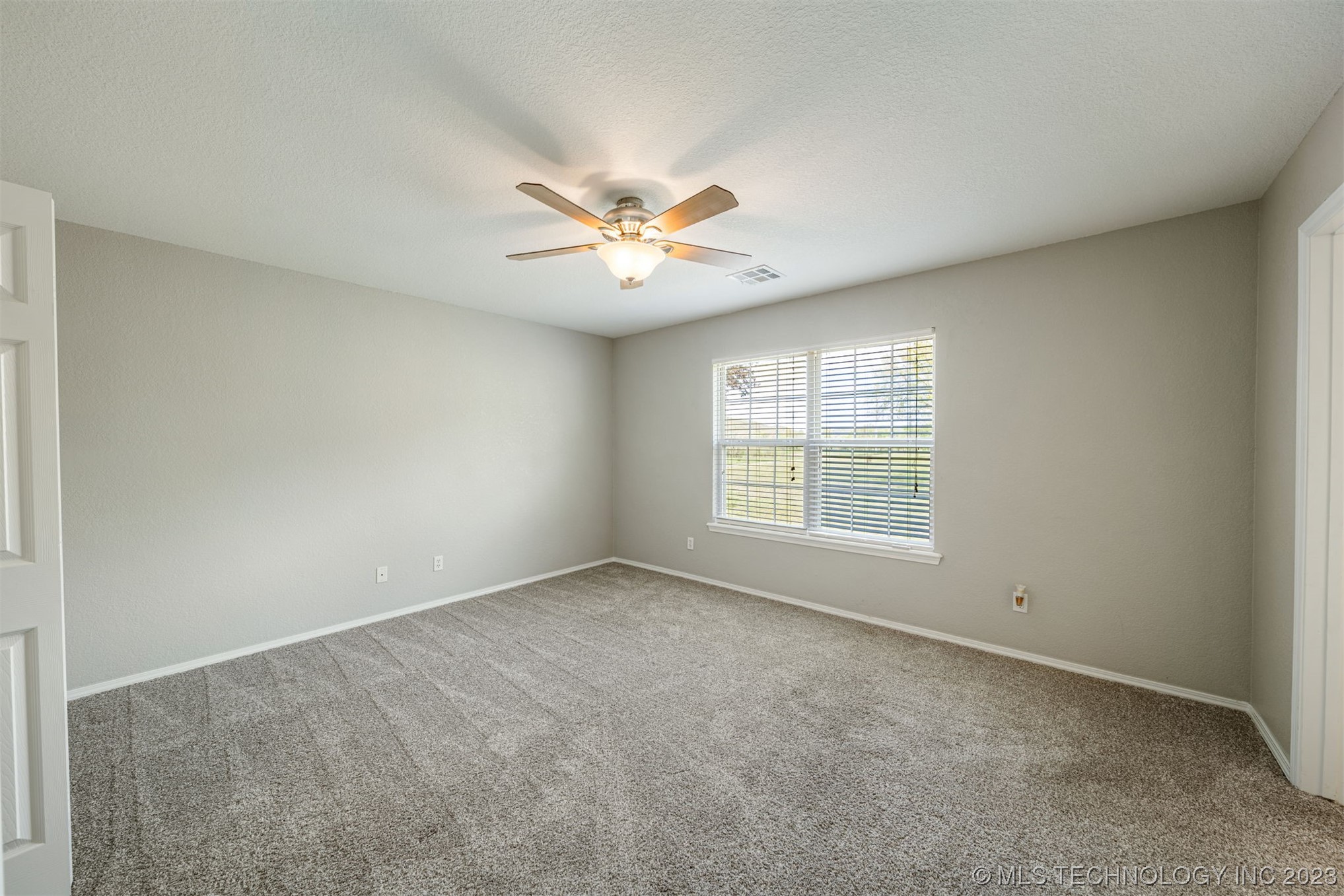 25027 Singletree Lane W