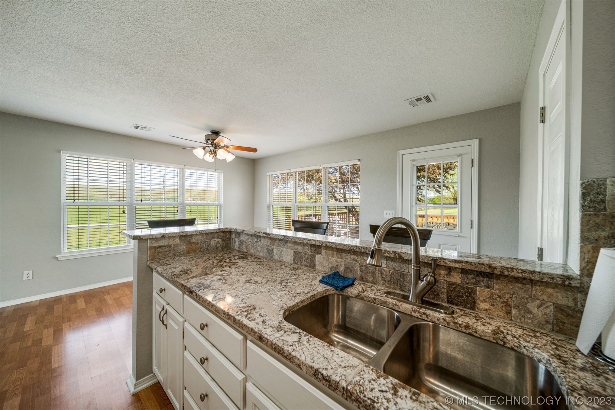 25027 Singletree Lane W