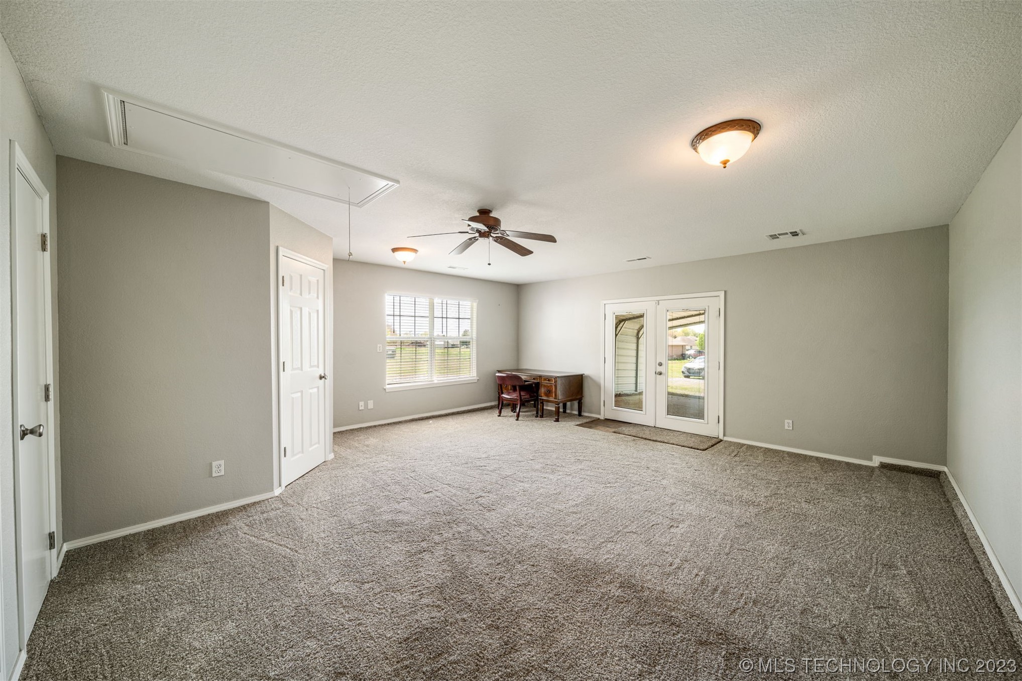 25027 Singletree Lane W