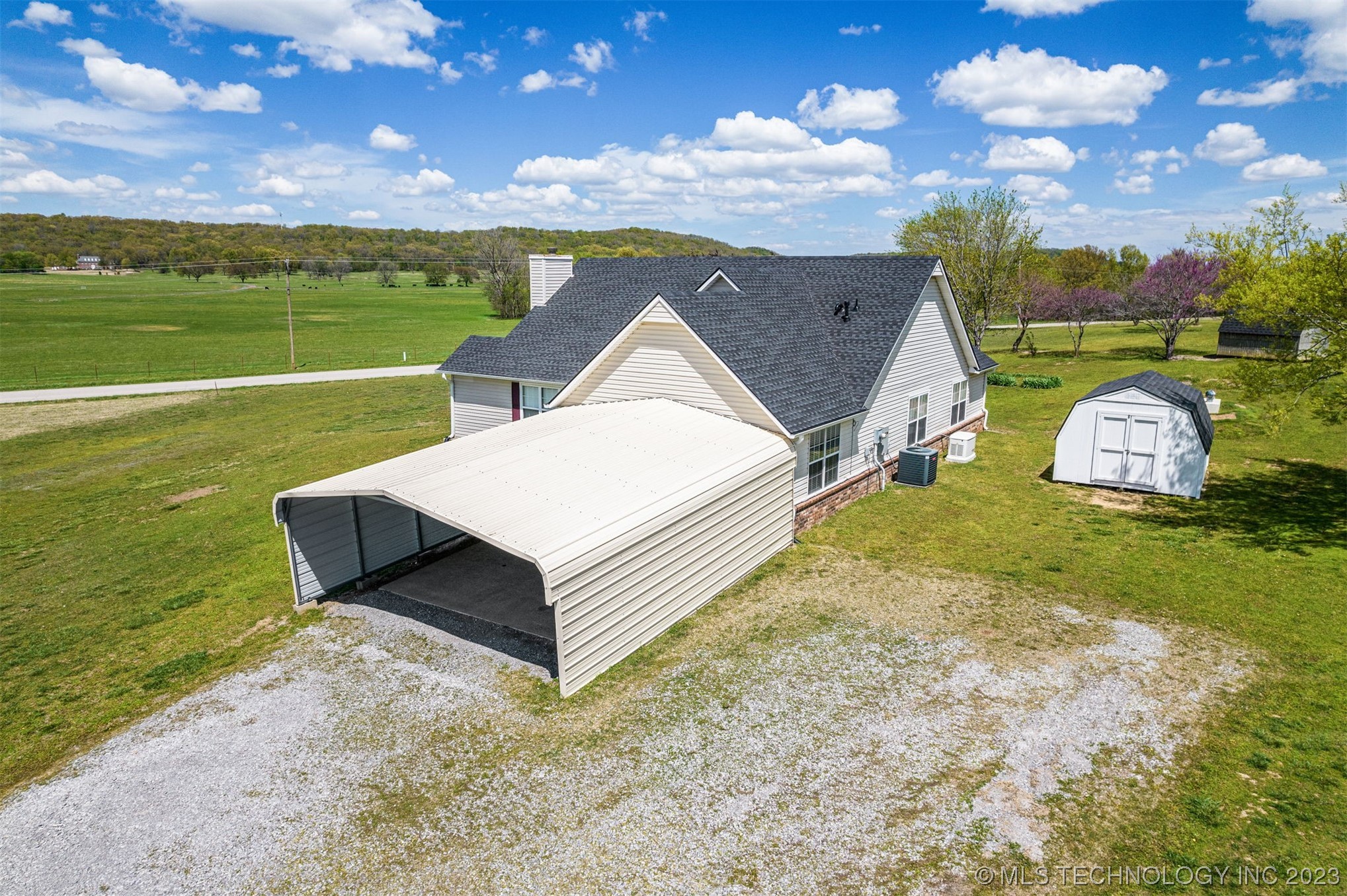 25027 Singletree Lane W