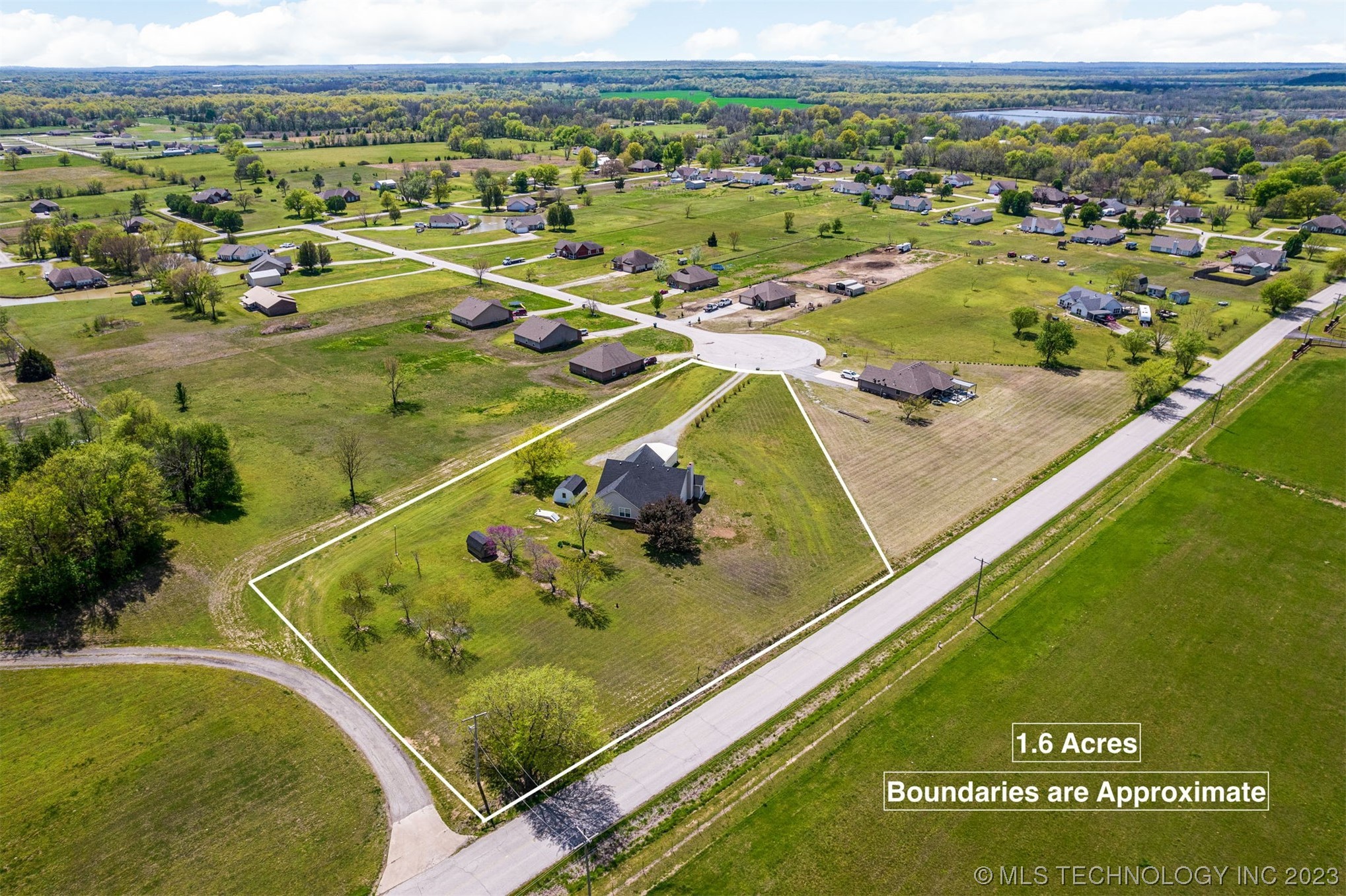 25027 Singletree Lane W