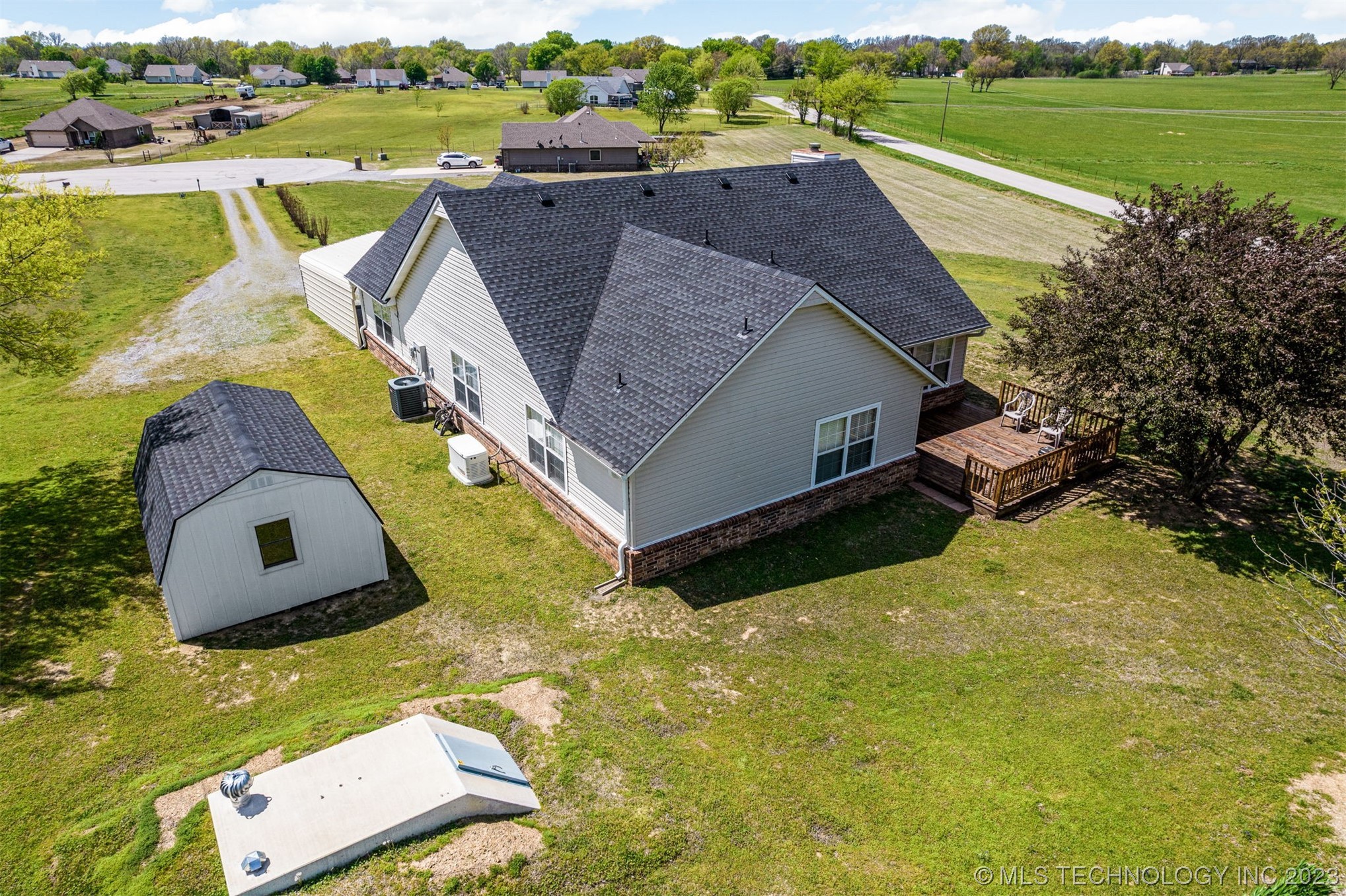 25027 Singletree Lane W