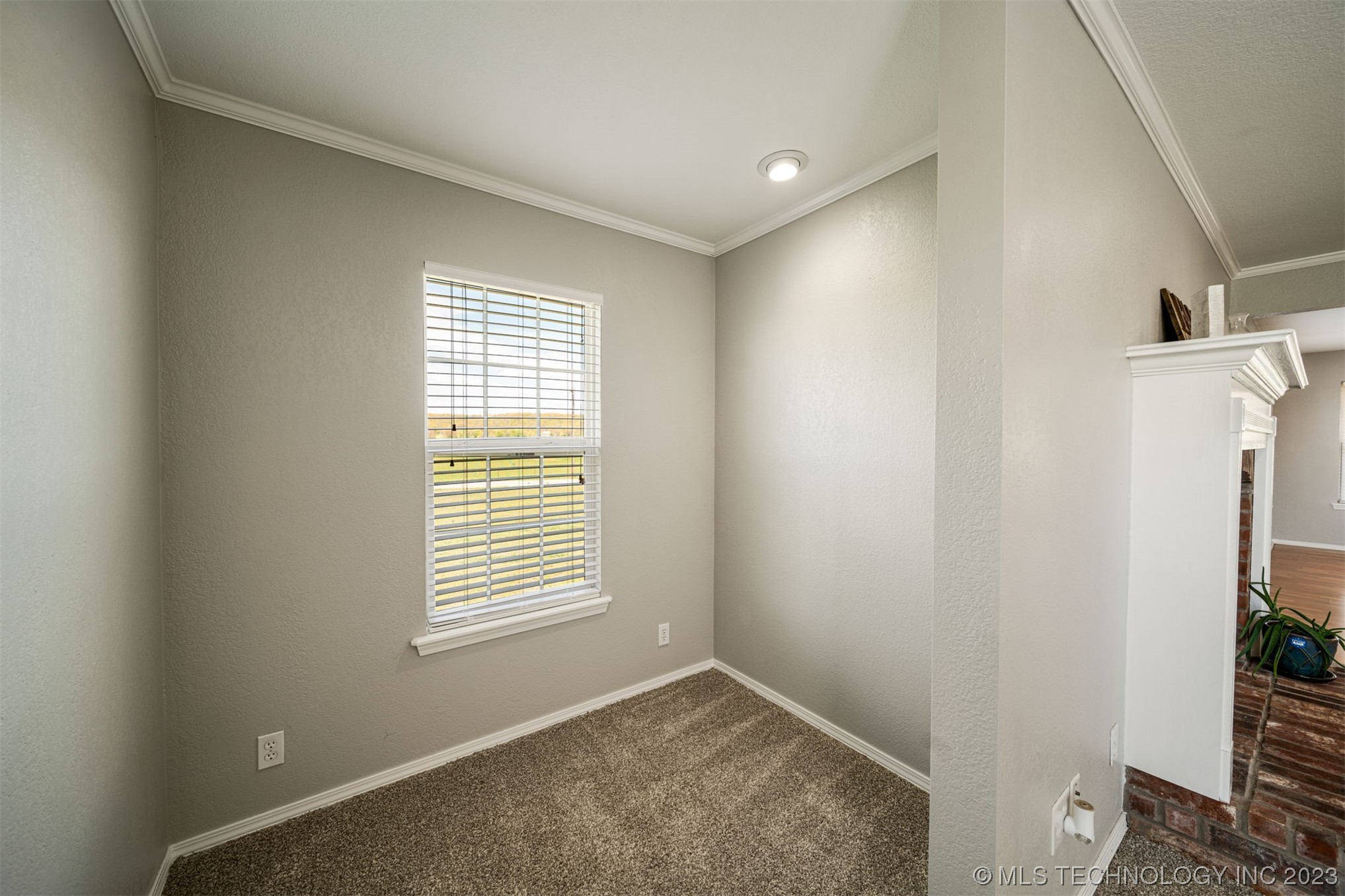 25027 Singletree Lane W