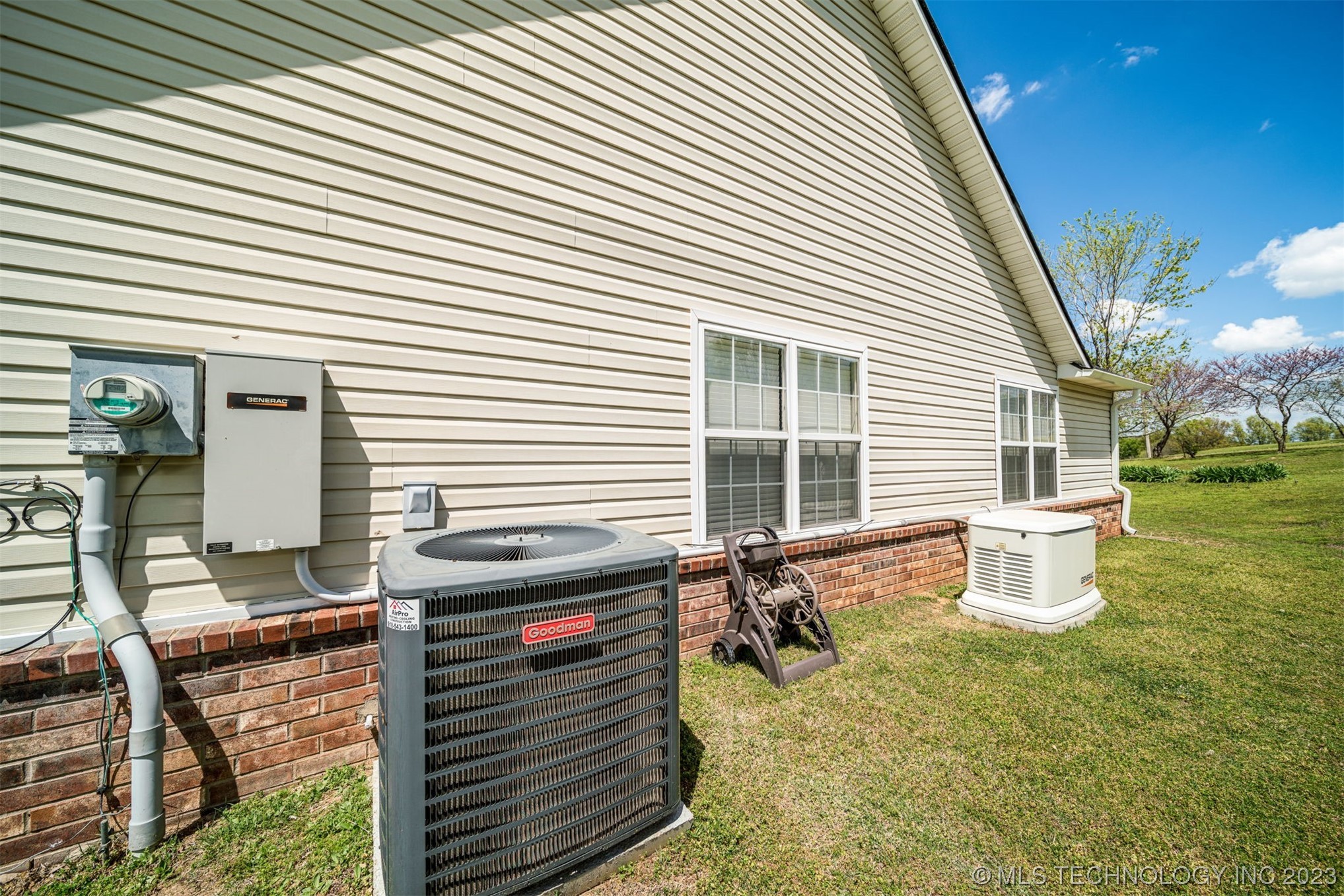 25027 Singletree Lane W