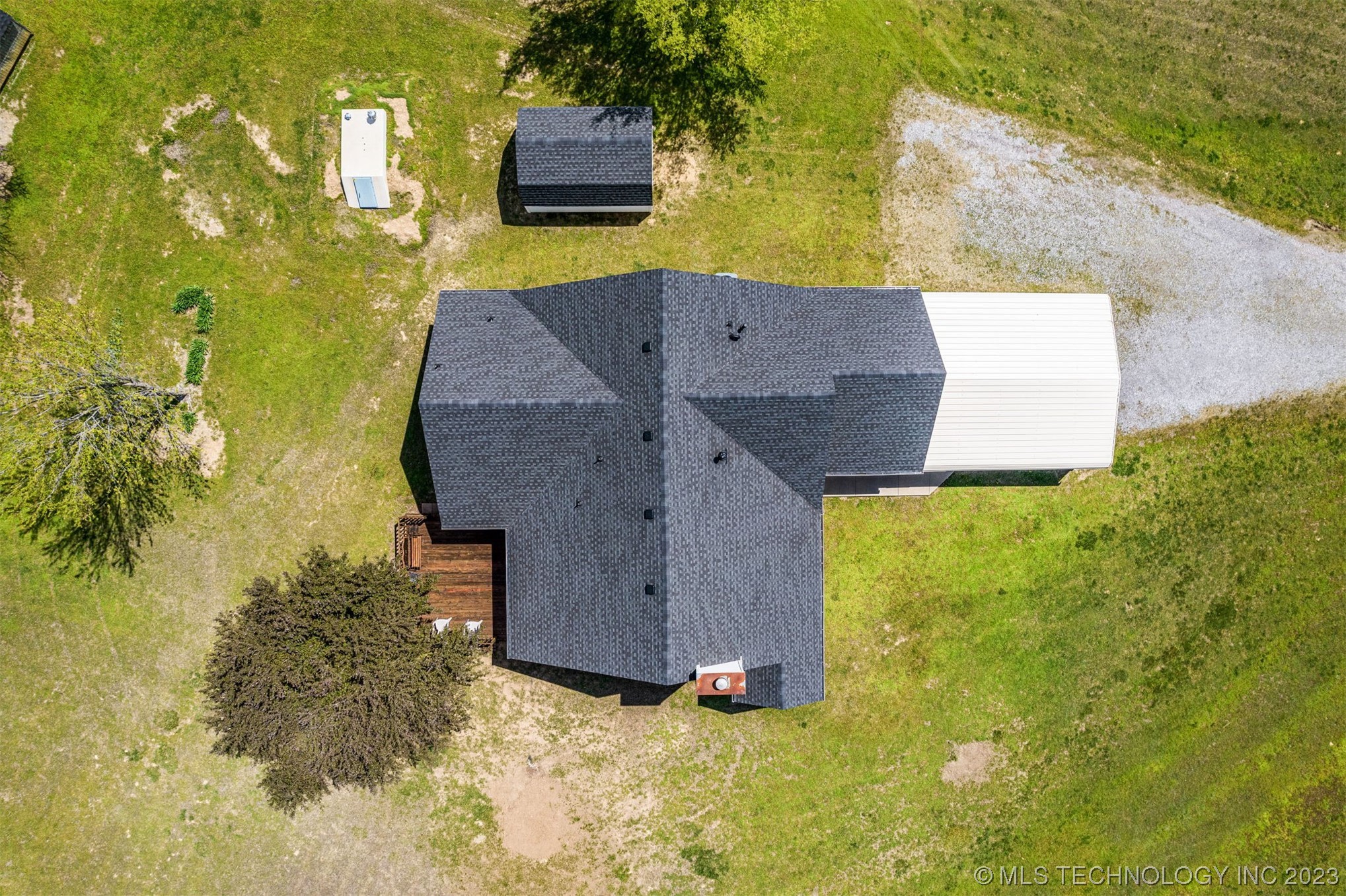 25027 Singletree Lane W