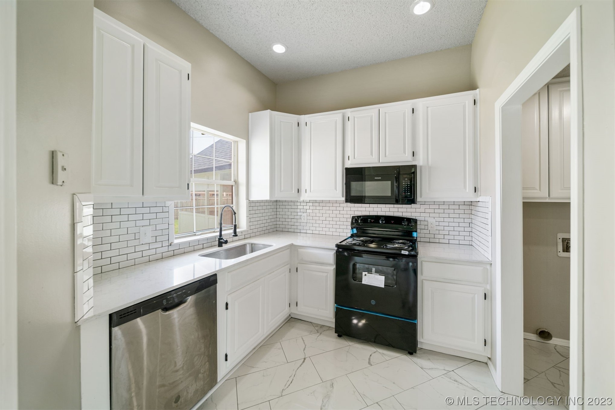 12302 E 87th Street N