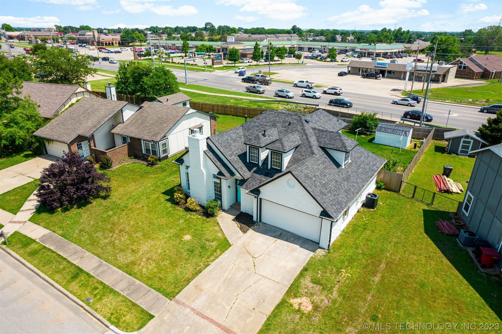 12302 E 87th Street N