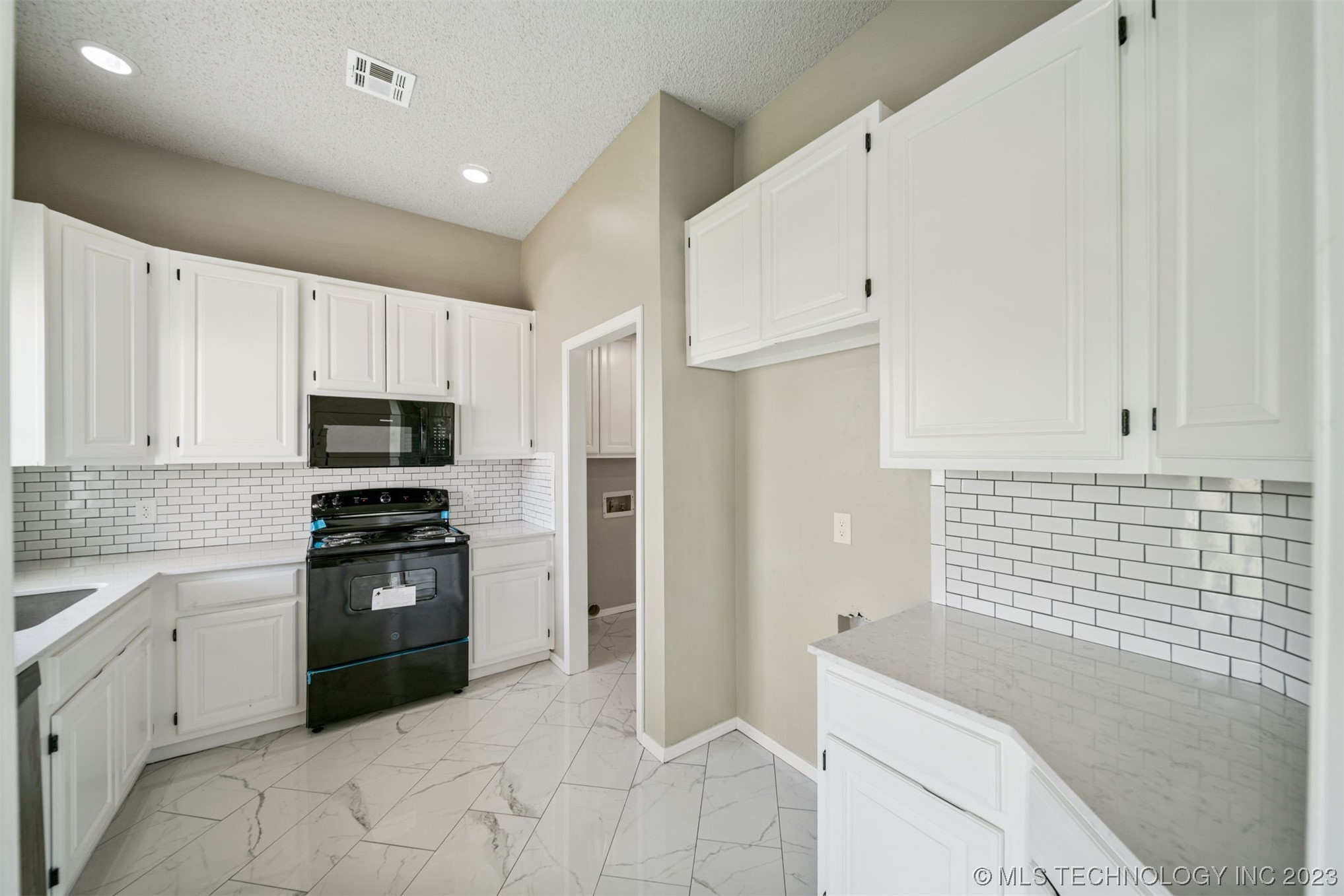 12302 E 87th Street N