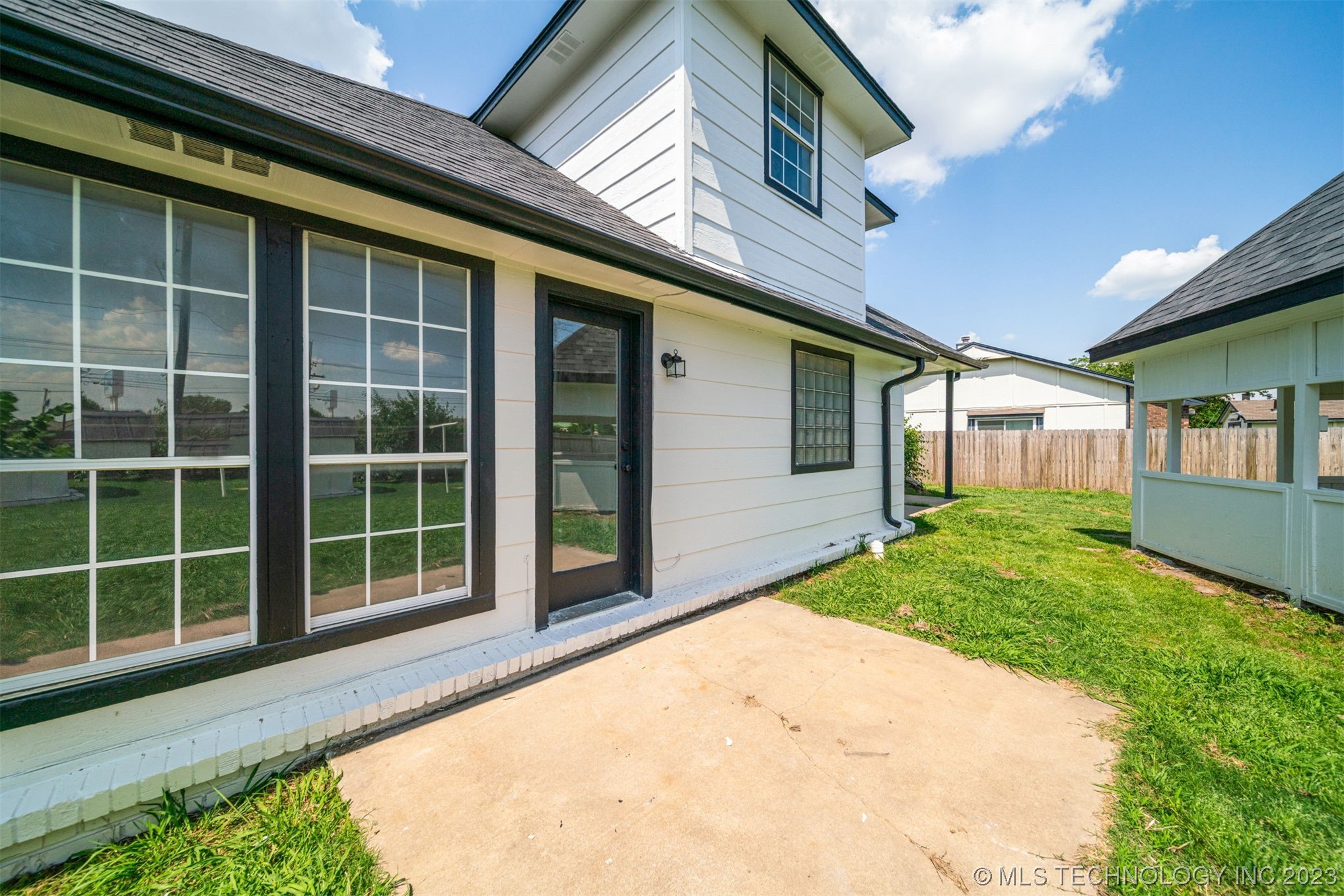 12302 E 87th Street N