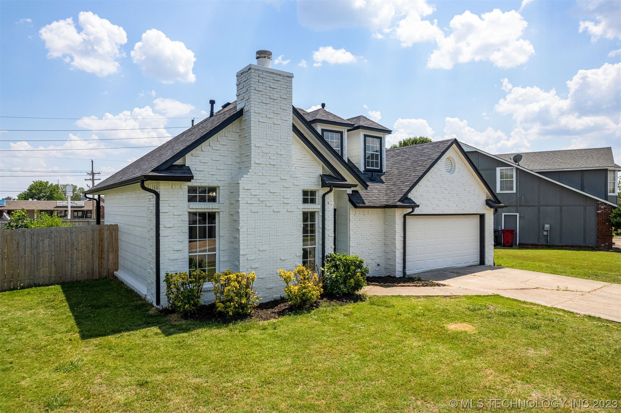 12302 E 87th Street N