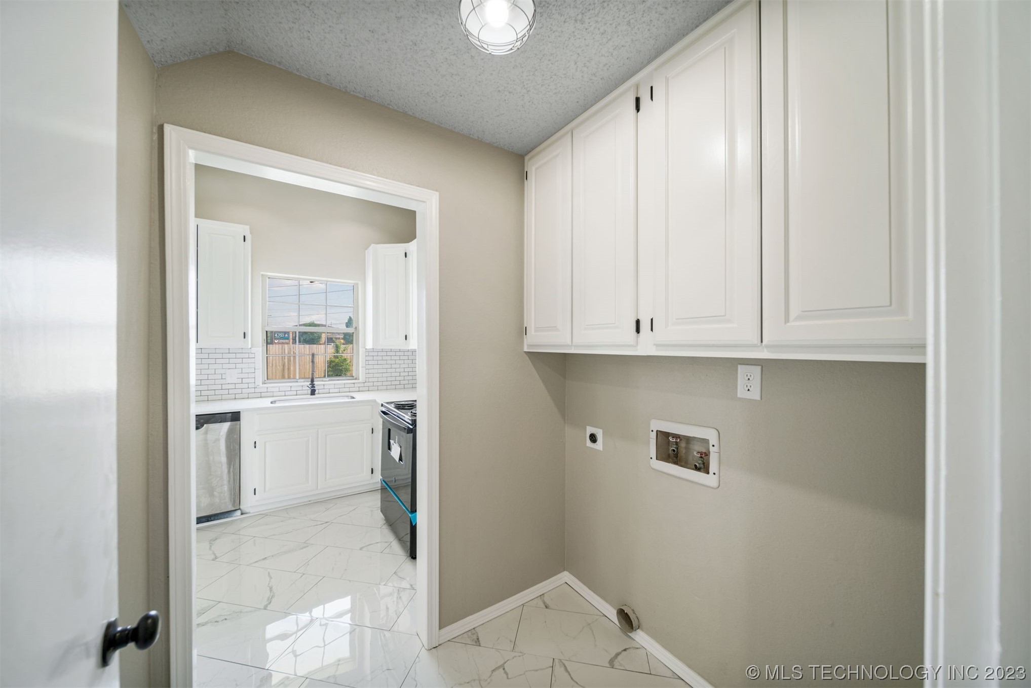 12302 E 87th Street N