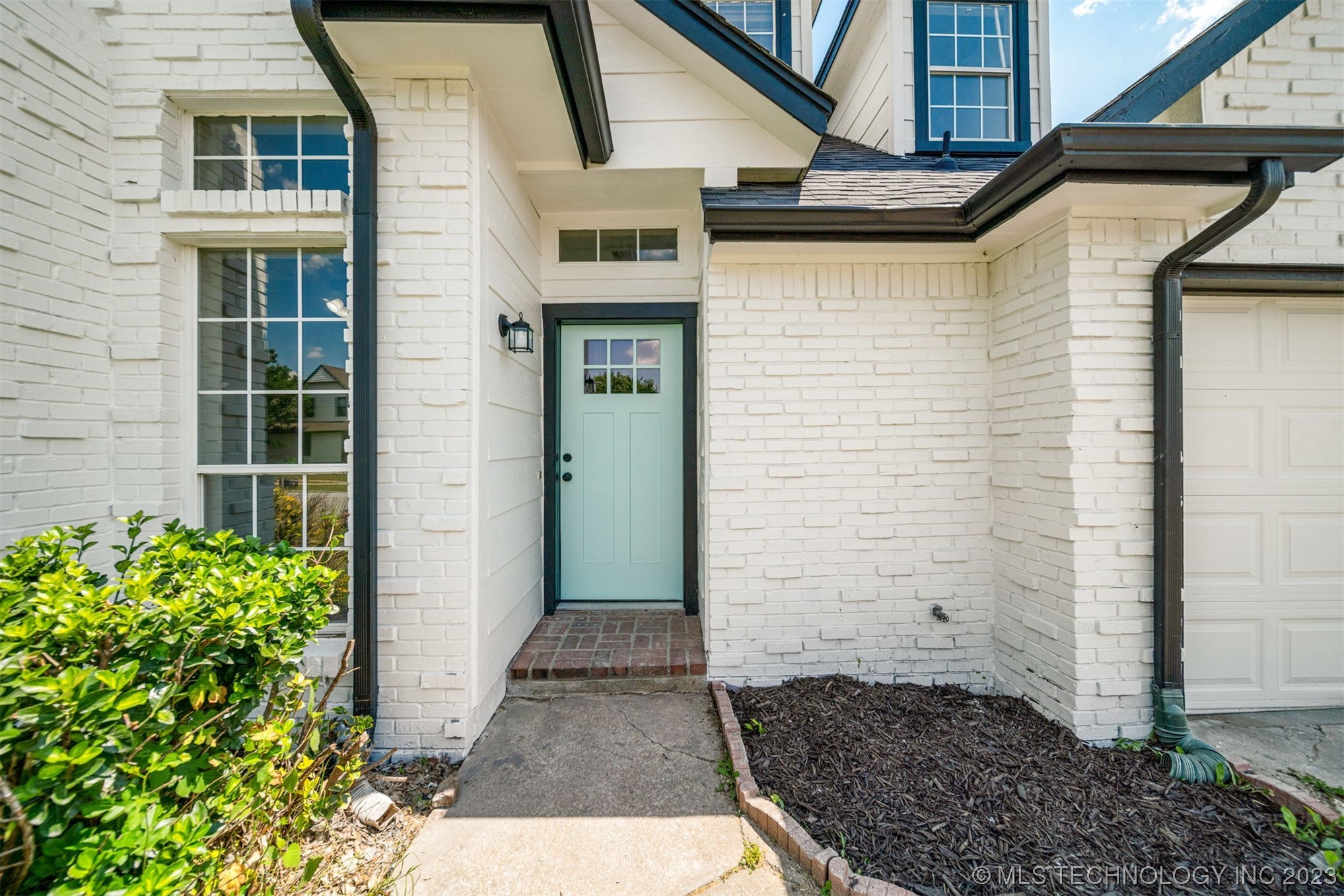 12302 E 87th Street N