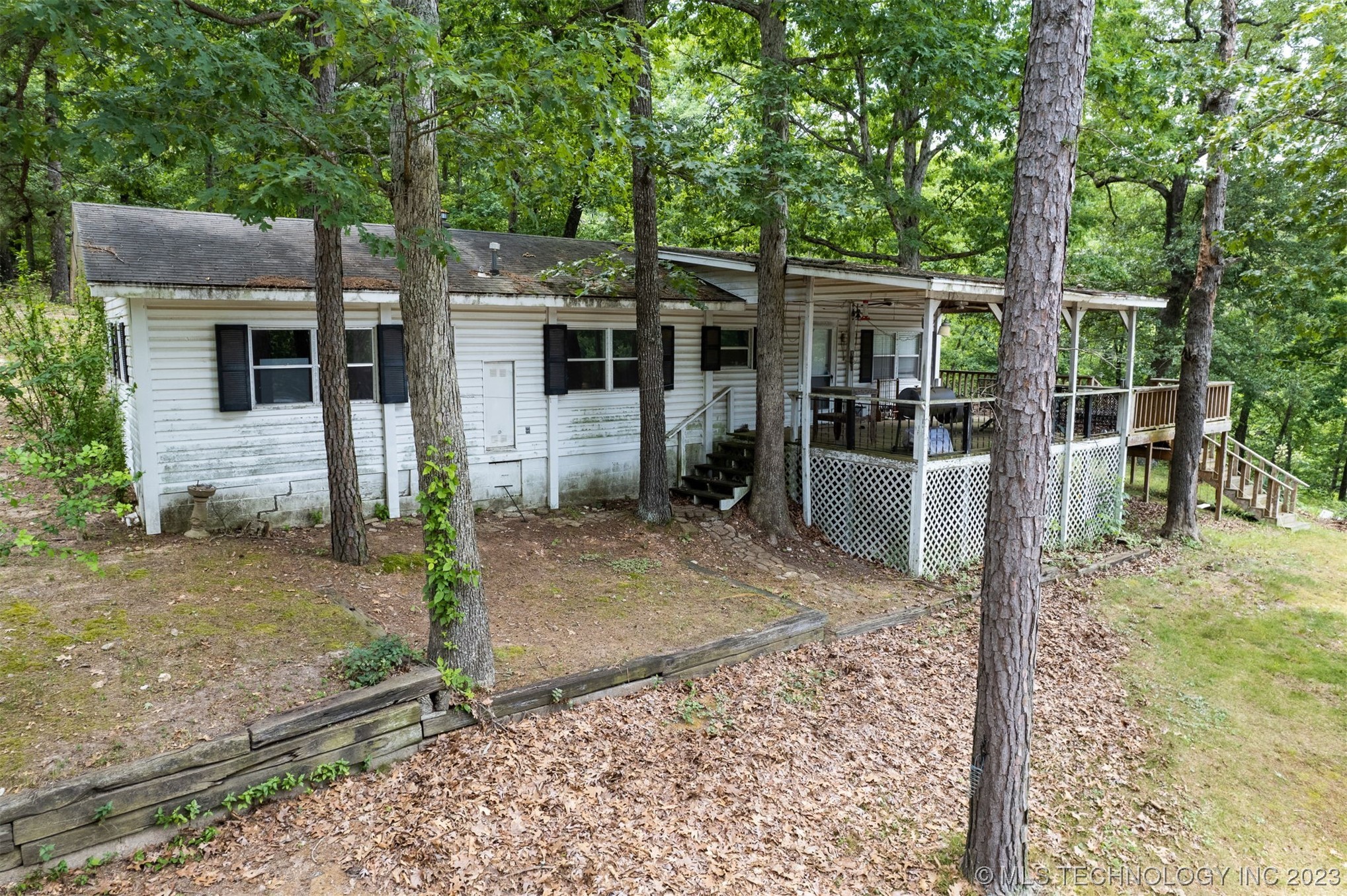 413 Private Road 046