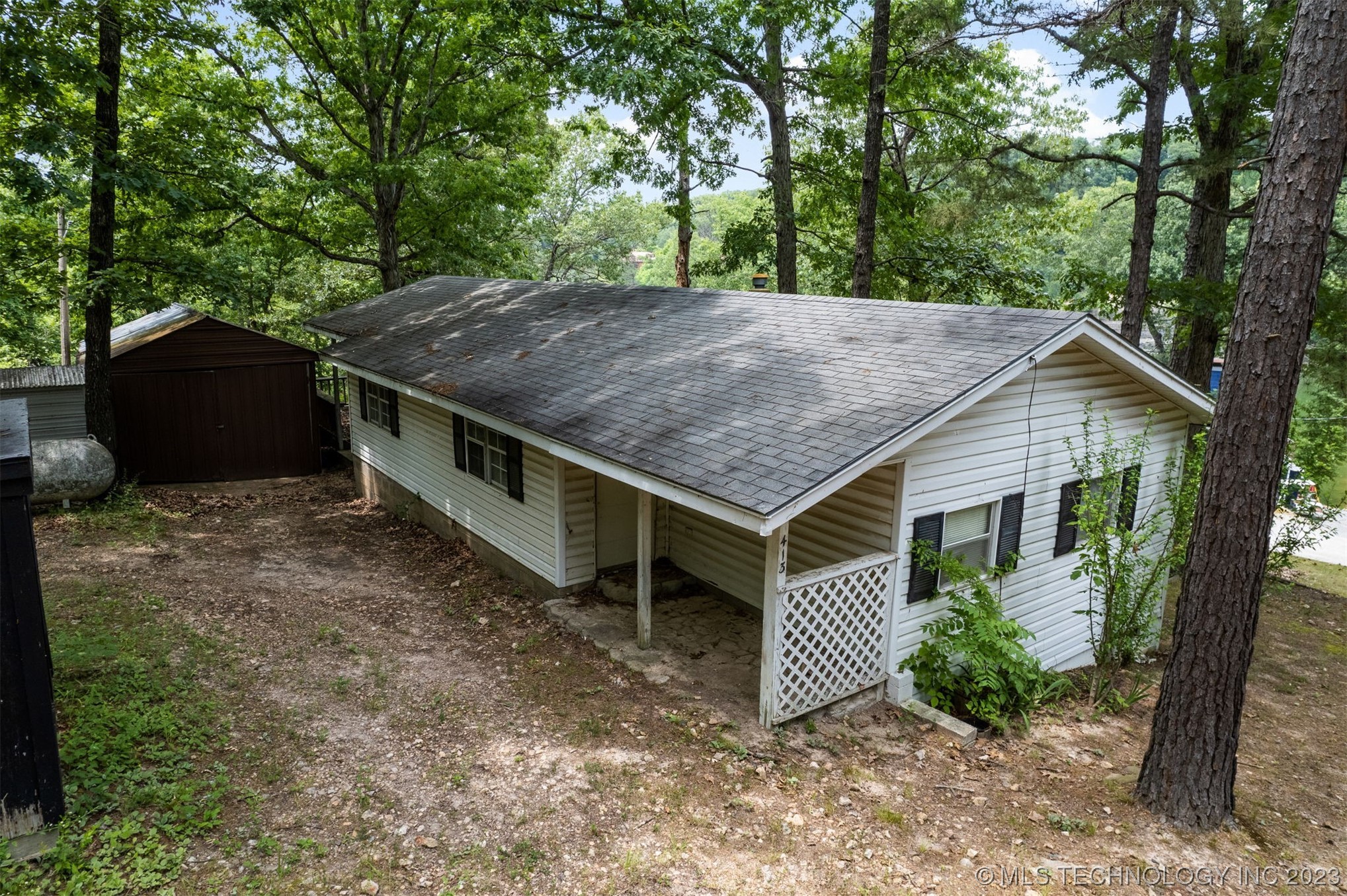 413 Private Road 046