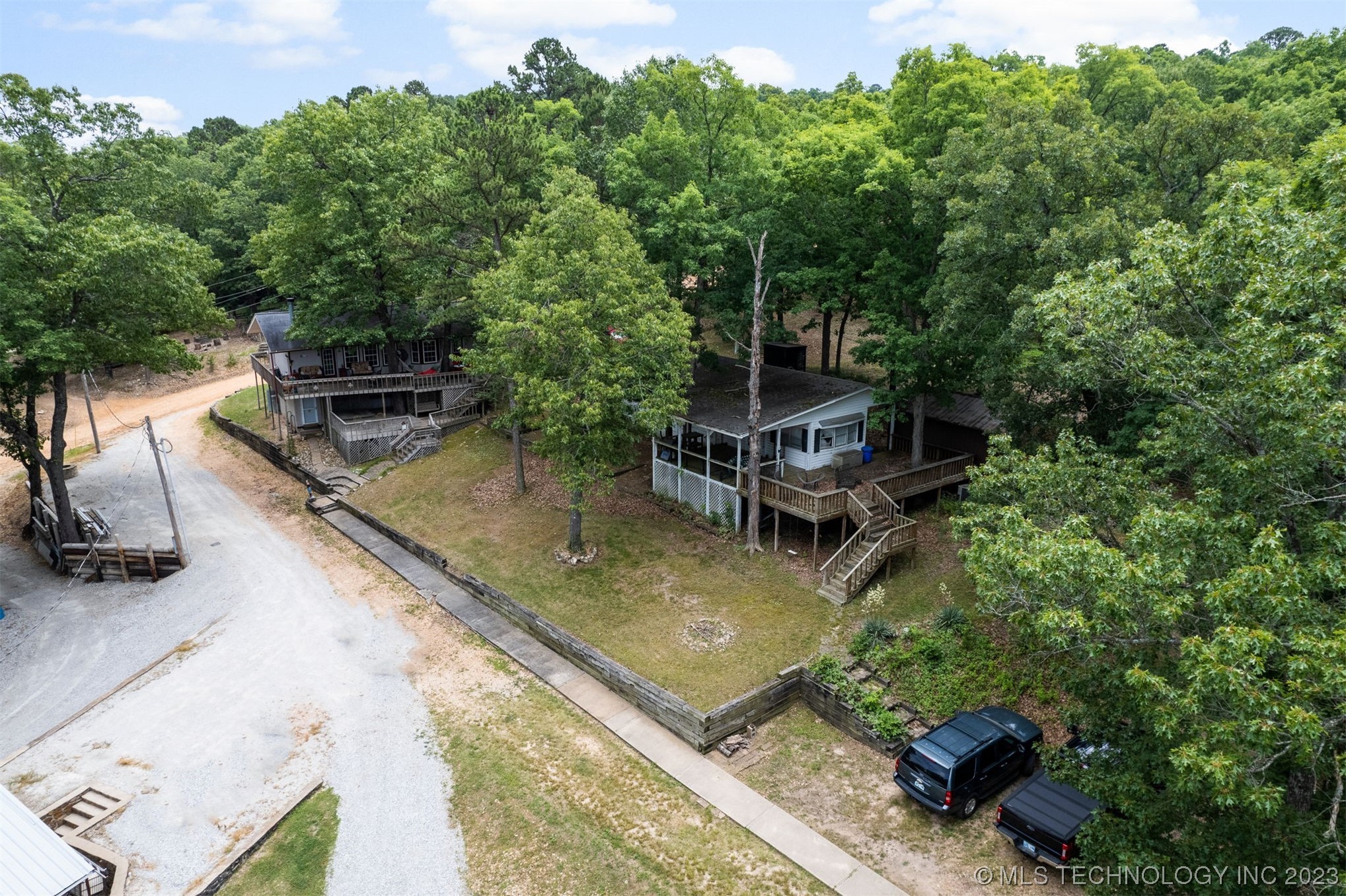 413 Private Road 046