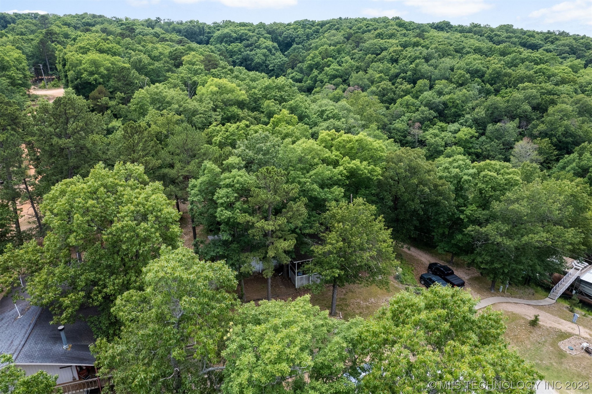 413 Private Road 046