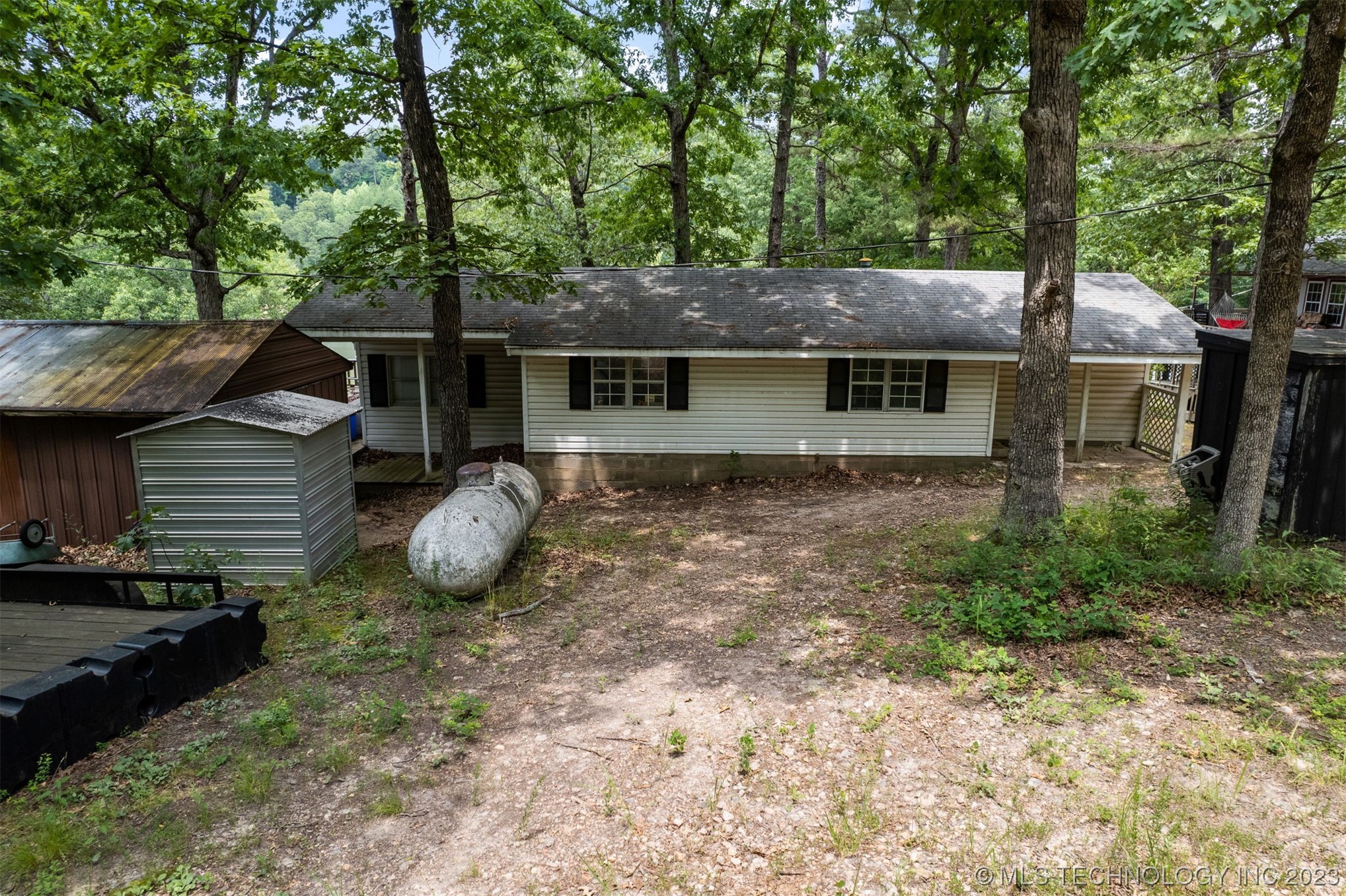 413 Private Road 046