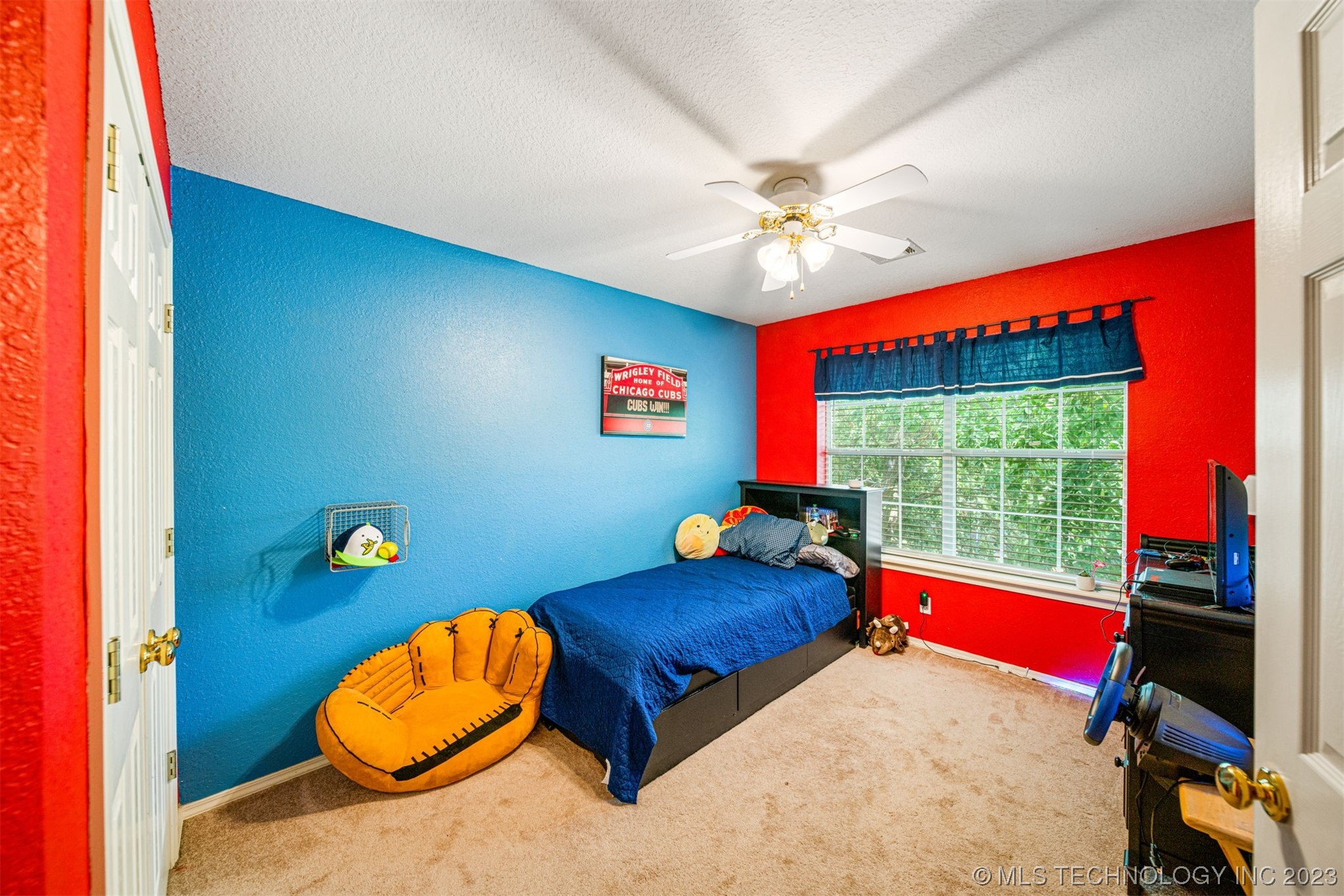 4909 E Chestnut Drive